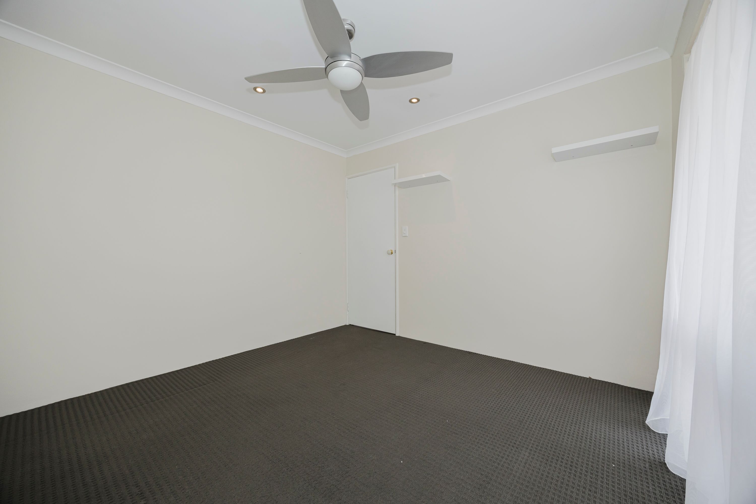 14 Pyrenees Court — photo 9 of 30