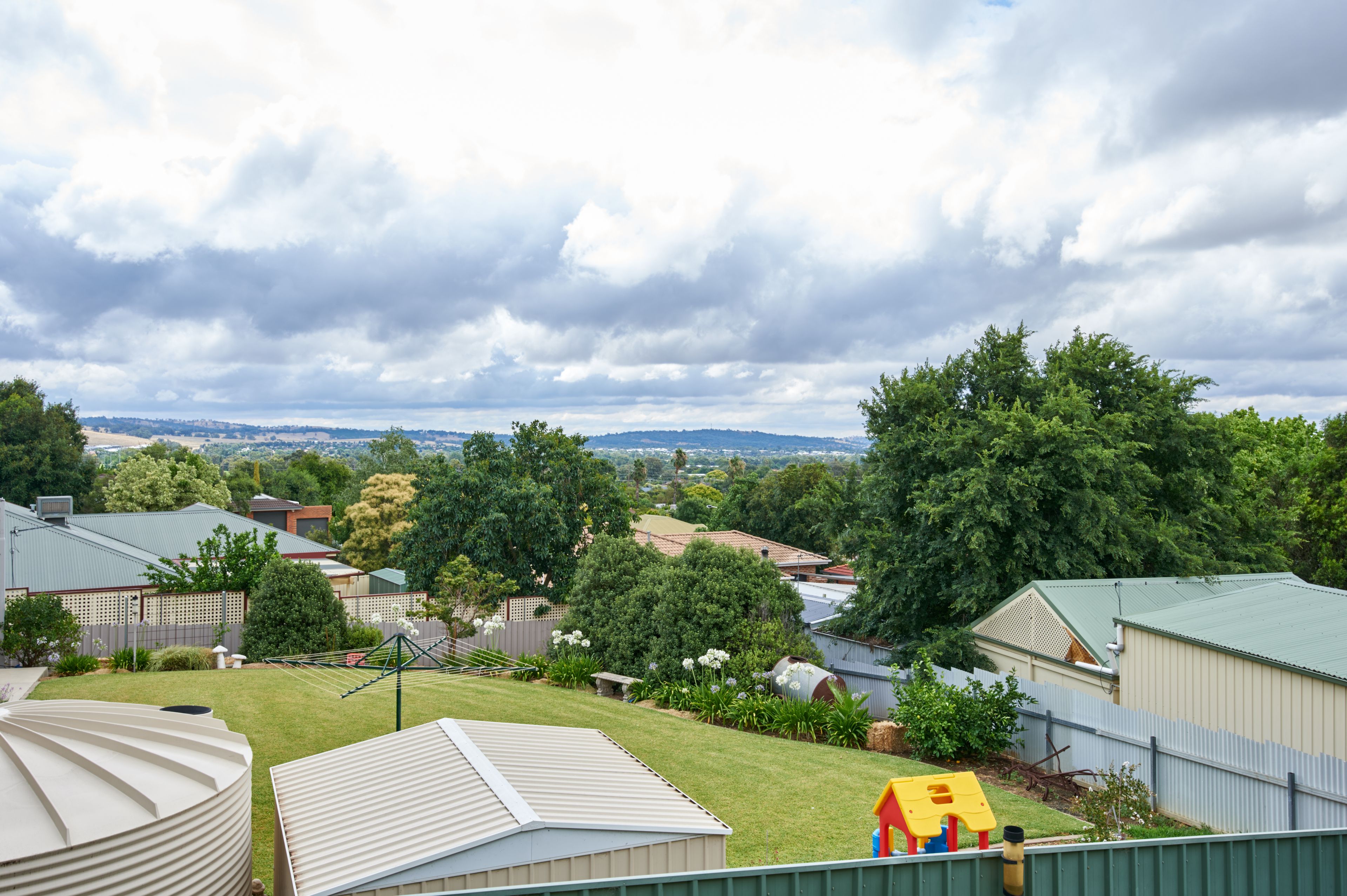 2/3 Kincora Place, Bourkelands, NSW 2650