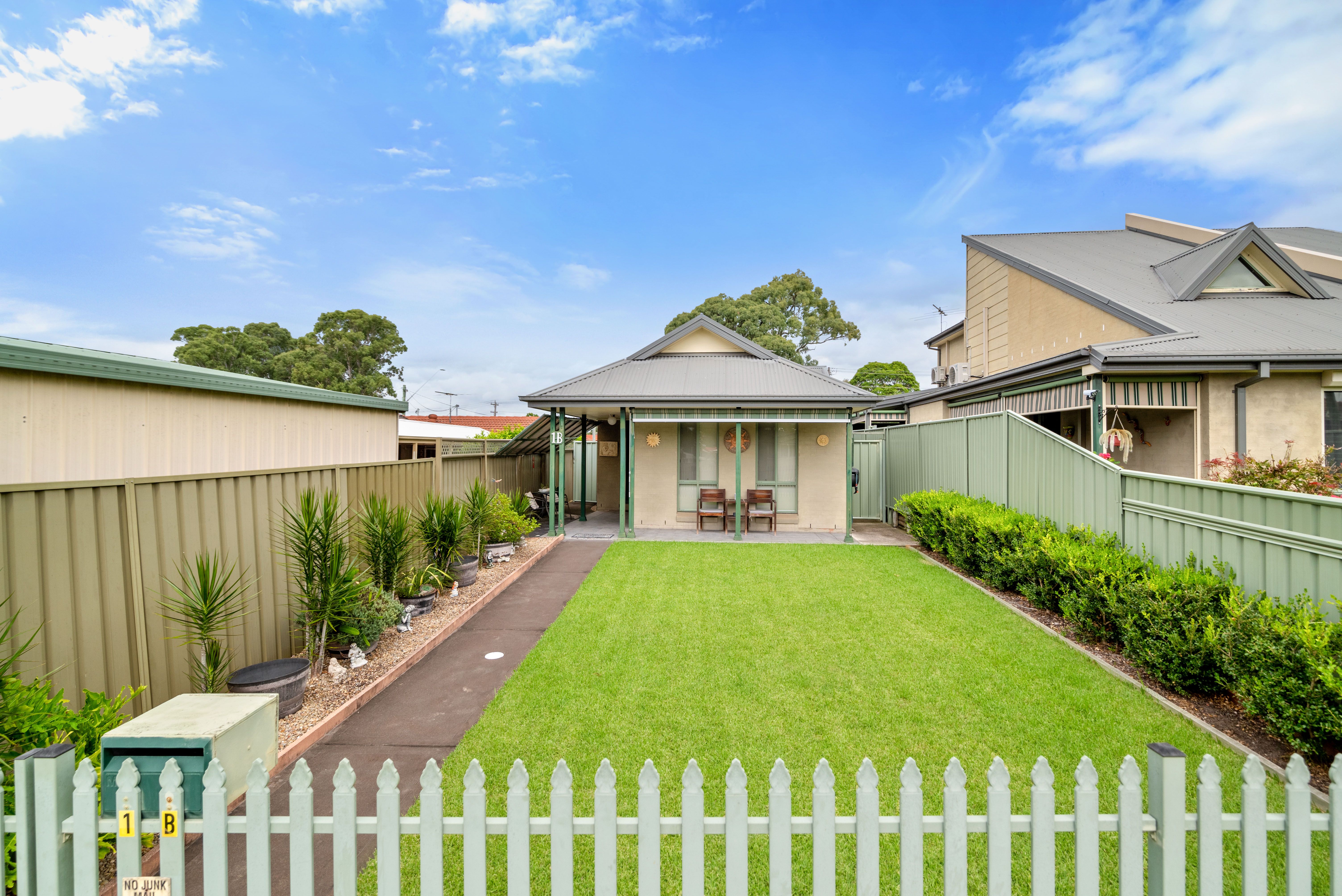 1B Third Avenue, Macquarie Fields, NSW 2564