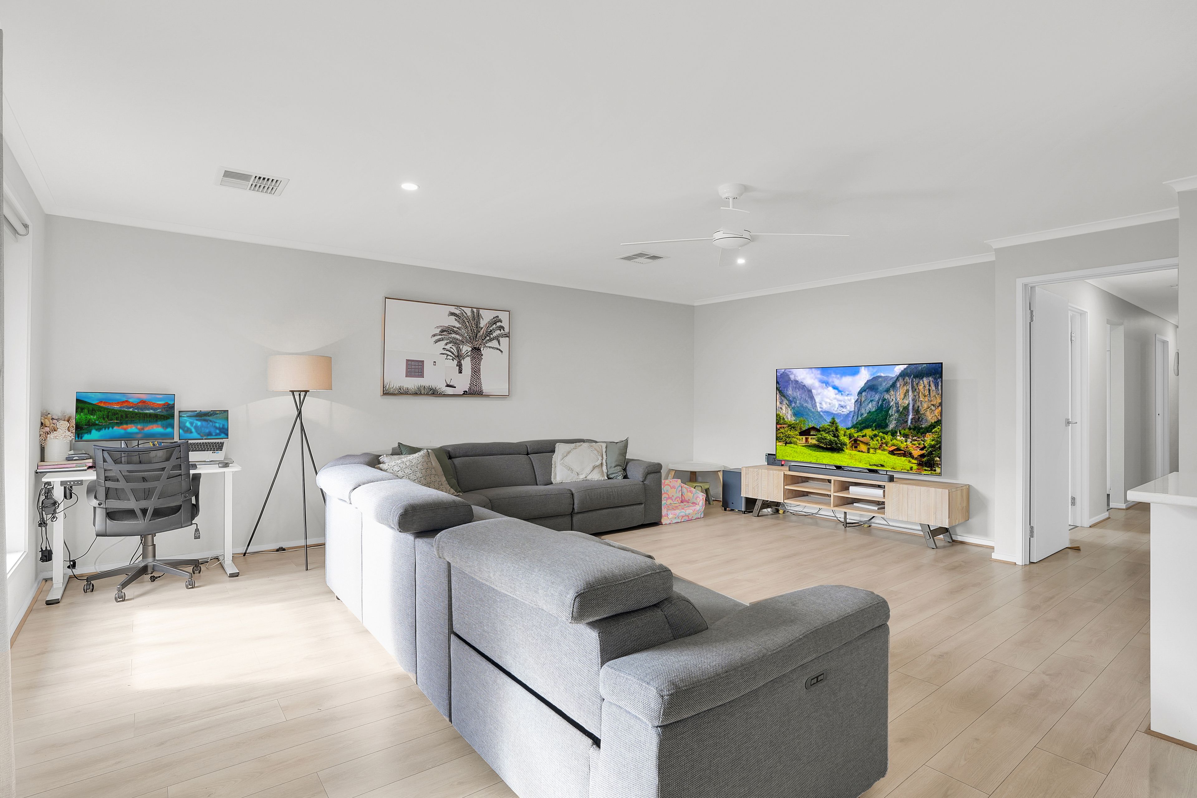 6 Chapel Road — photo 10 of 14