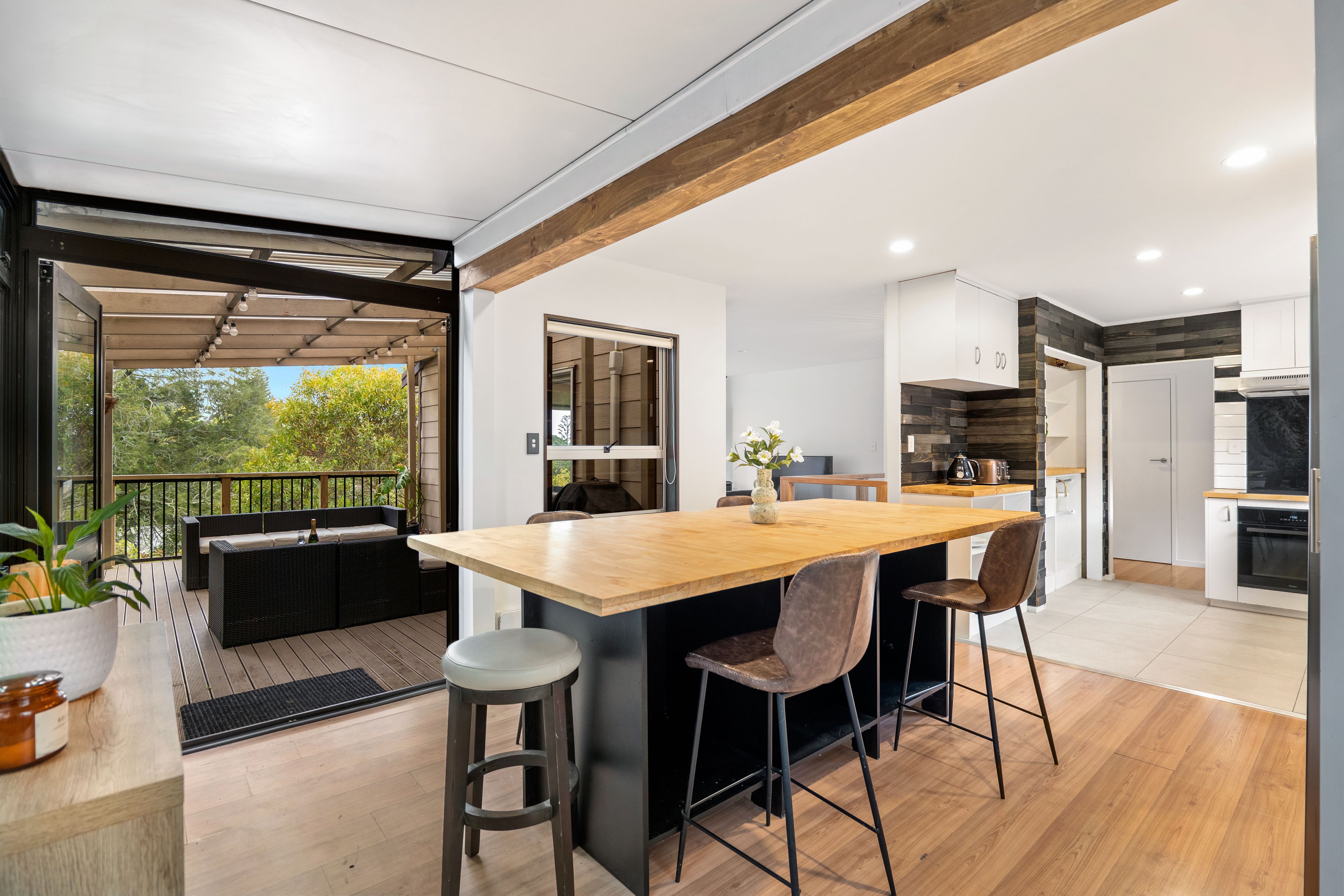 10B Barker Rise, Northcross, North Shore City