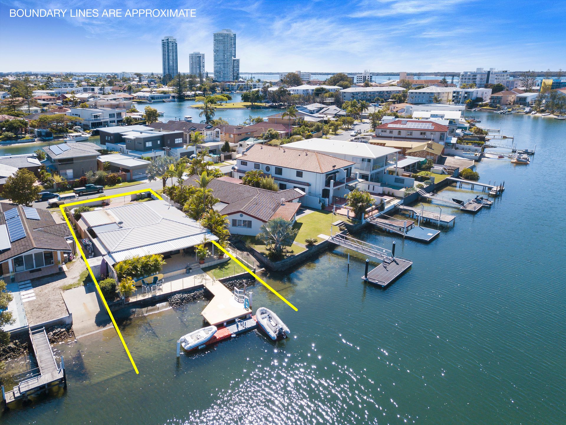 24 Vaggelas Crescent, Biggera Waters QLD 4216