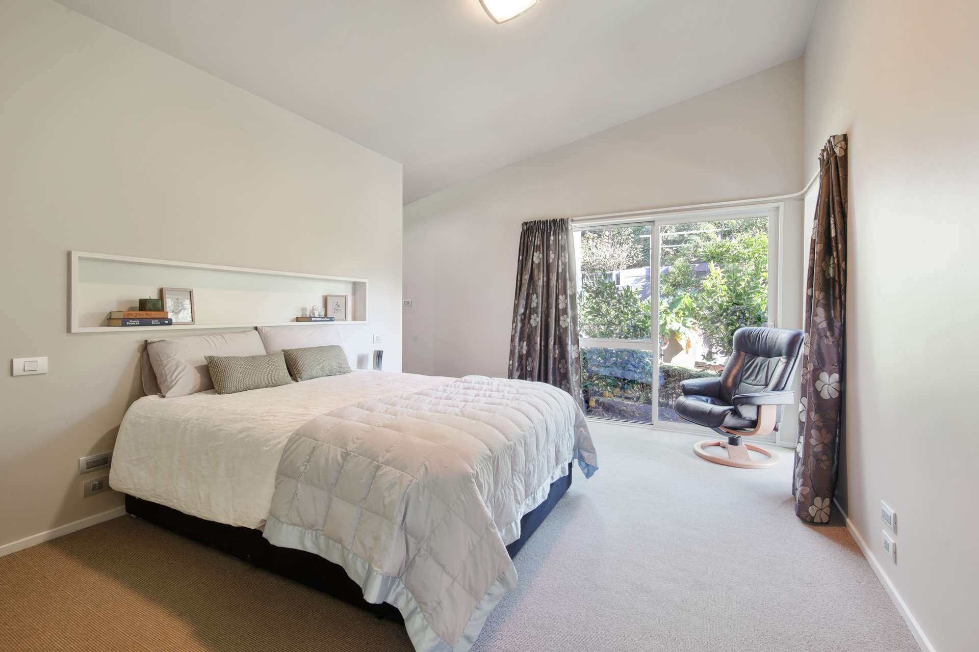 1 Emerald Lane photo 9