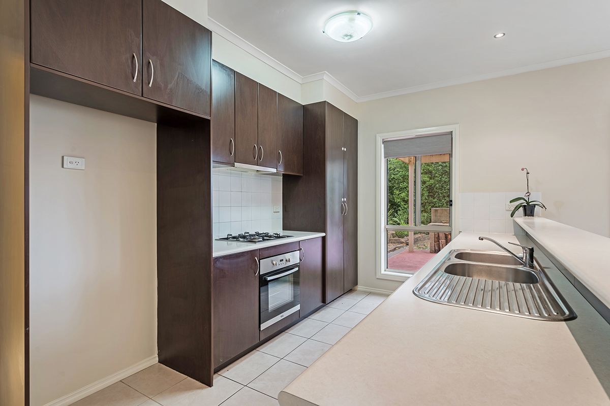 2 Dampier Close, Craigieburn, VIC 3064