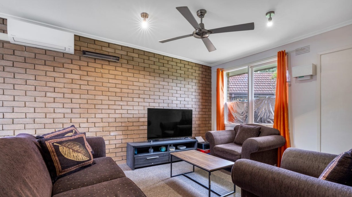16/9-11 Chris Court, Oak Park, VIC 3046