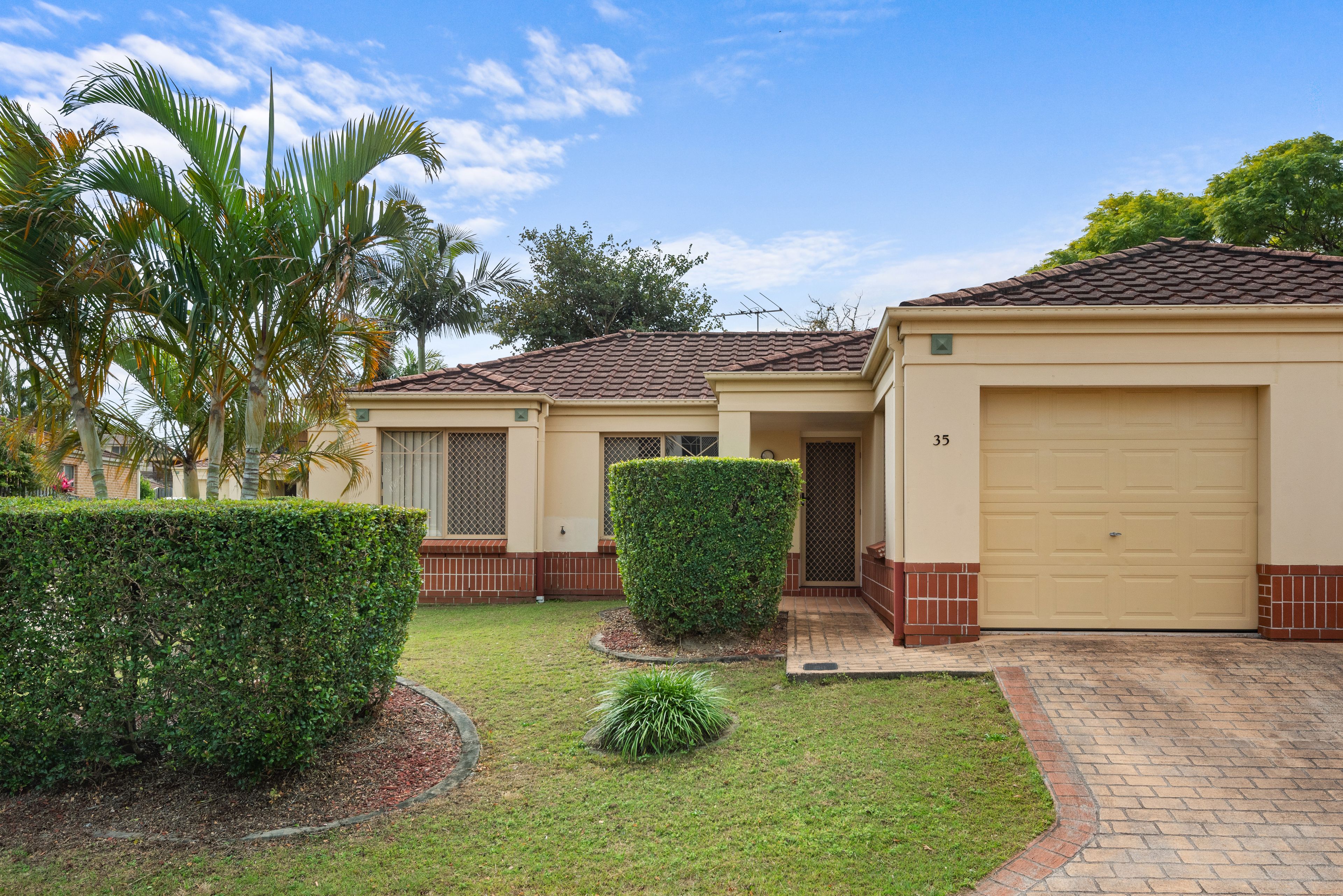 8 Manor Street, Eight Mile Plains QLD 4113