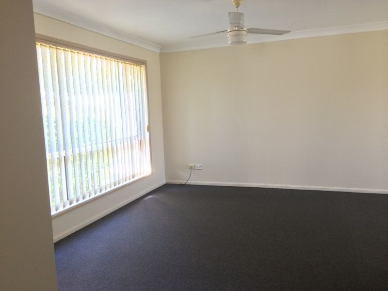 27 Estramina Road, Regents Park, QLD 4118