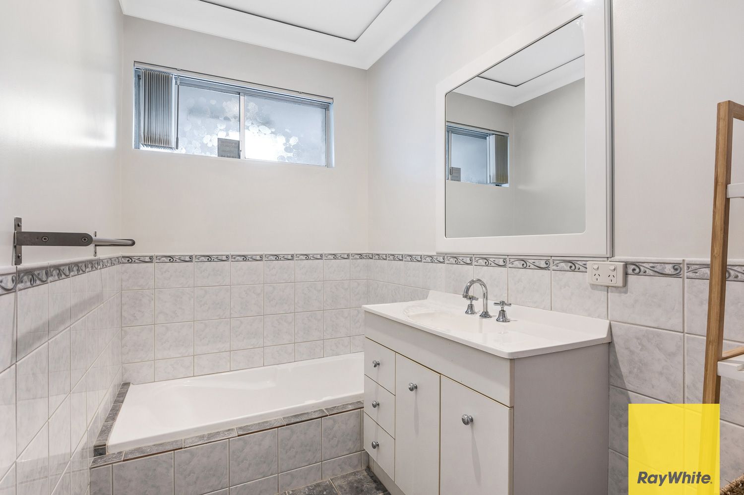 79 Glyndebourne Avenue — photo 10 of 30