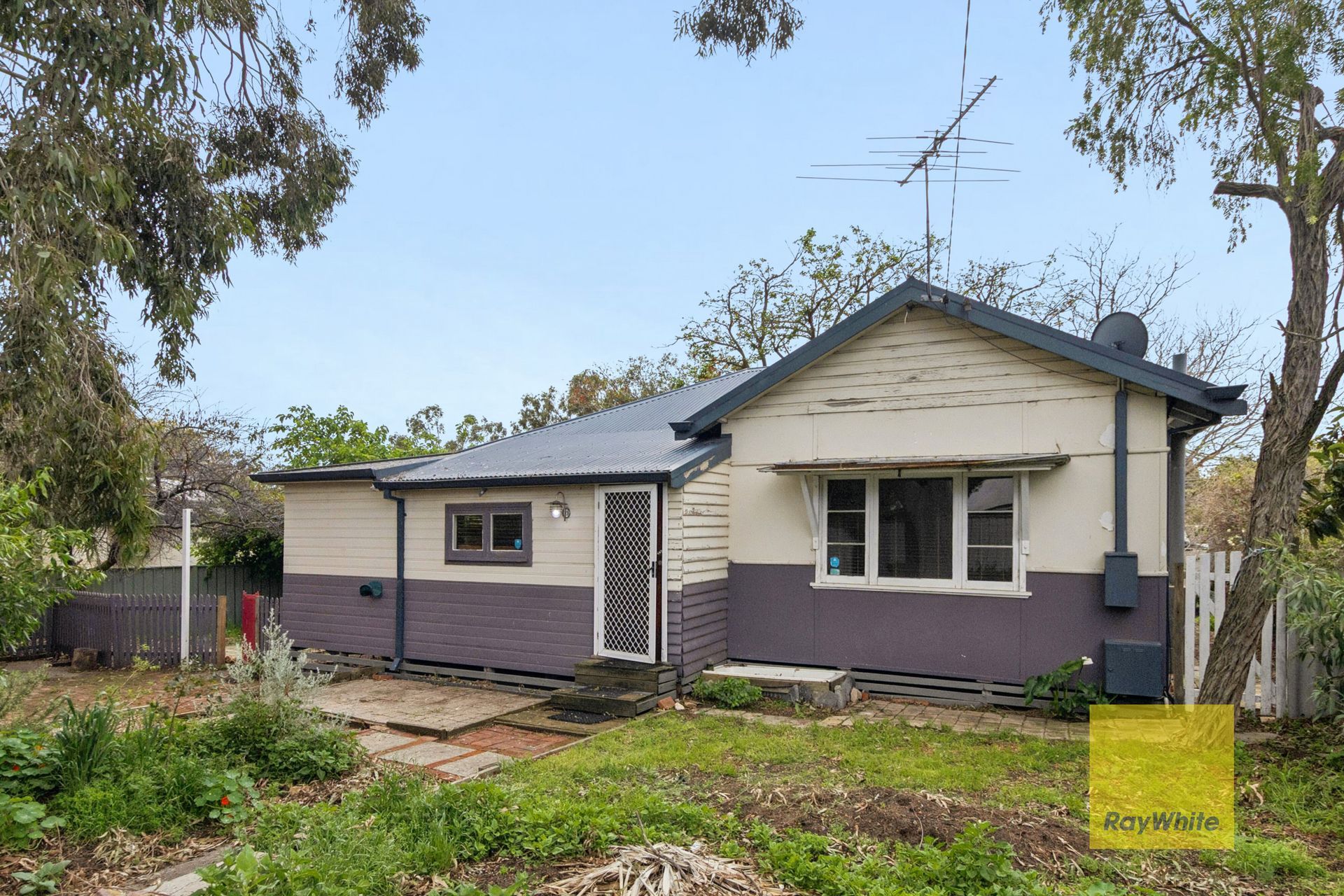 23 Jinda Road — photo from Ray White Midland & Hills