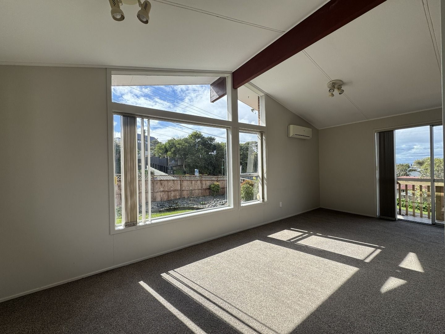 2 Merton Avenue, Glenfield, North Shore City