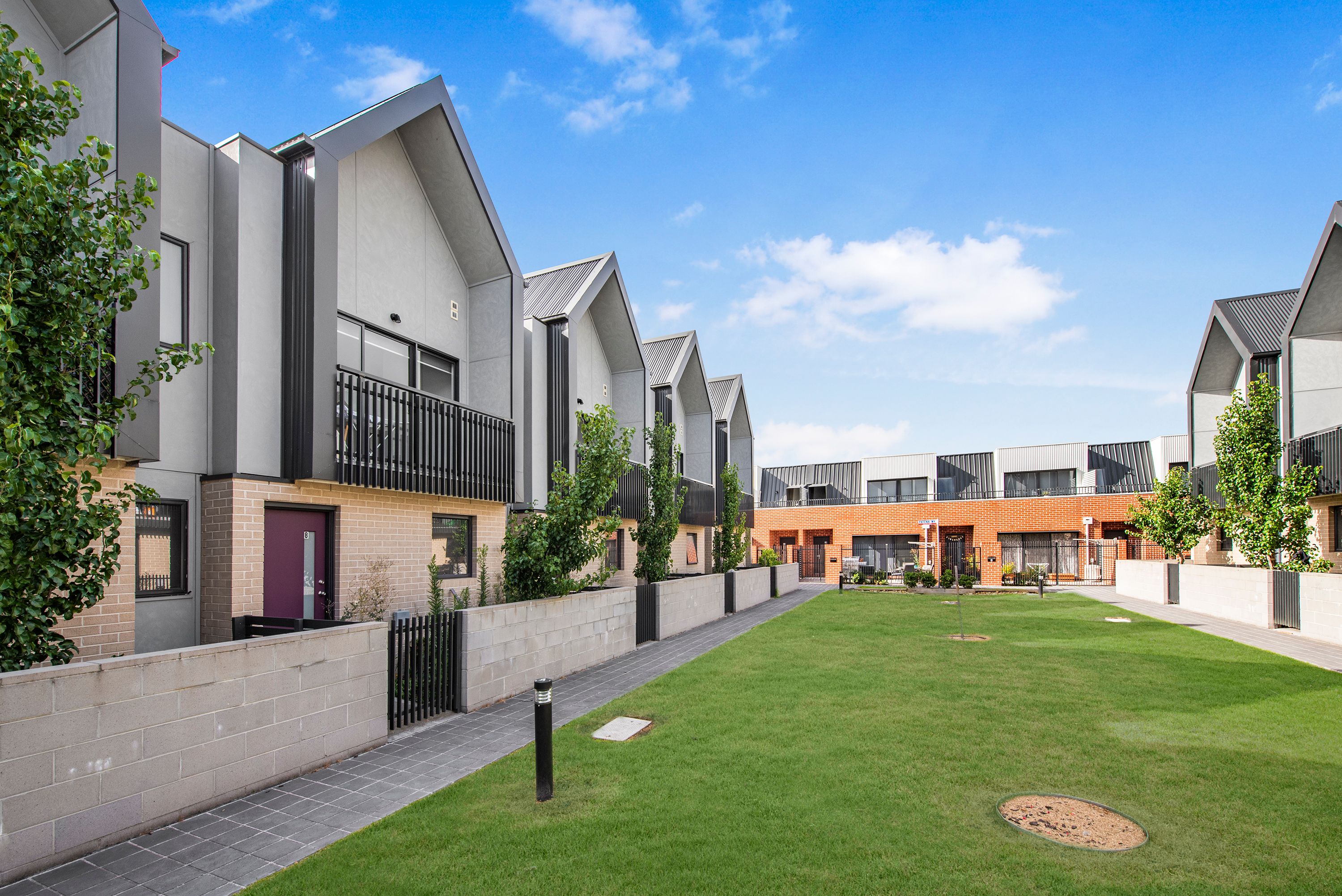 8 Ripplebrook Walk, Pakenham, VIC 3810