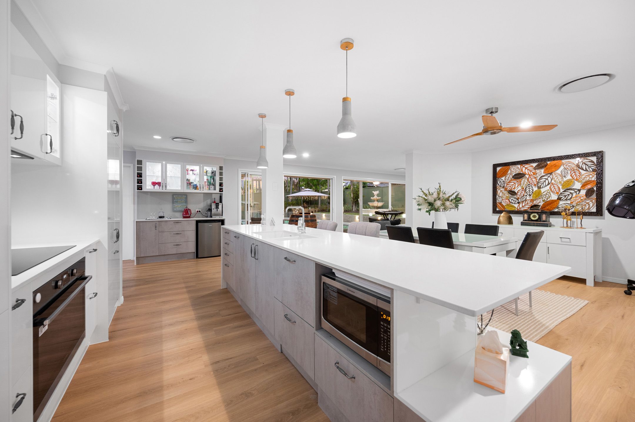 15 Chiffley Place, Arundel, QLD 4214