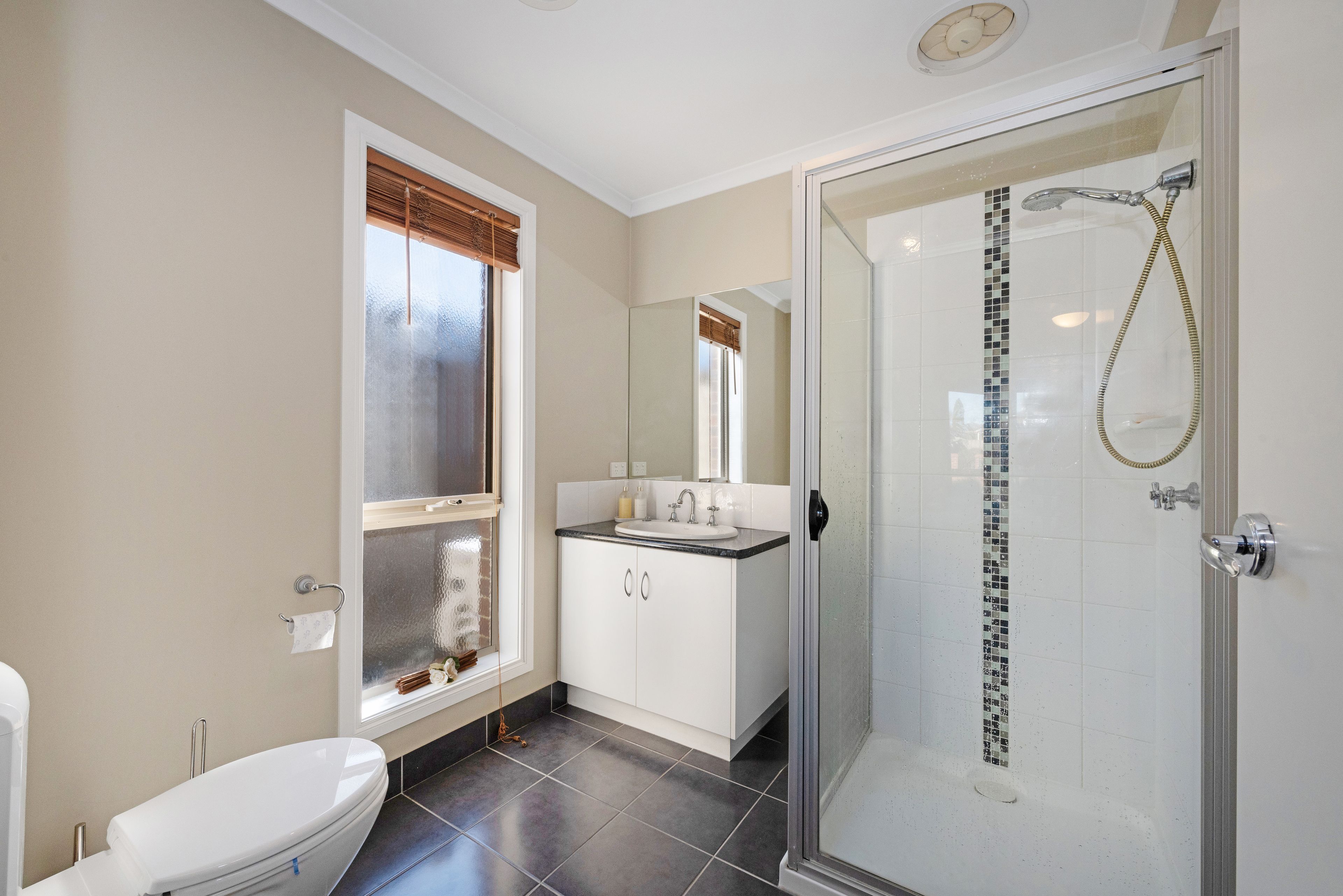 8 Dunroe Court — photo 11 of 17