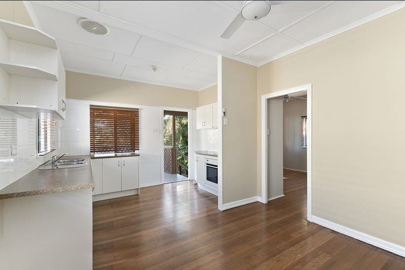 39 Hawthorne Street, Woody Point, QLD 4019