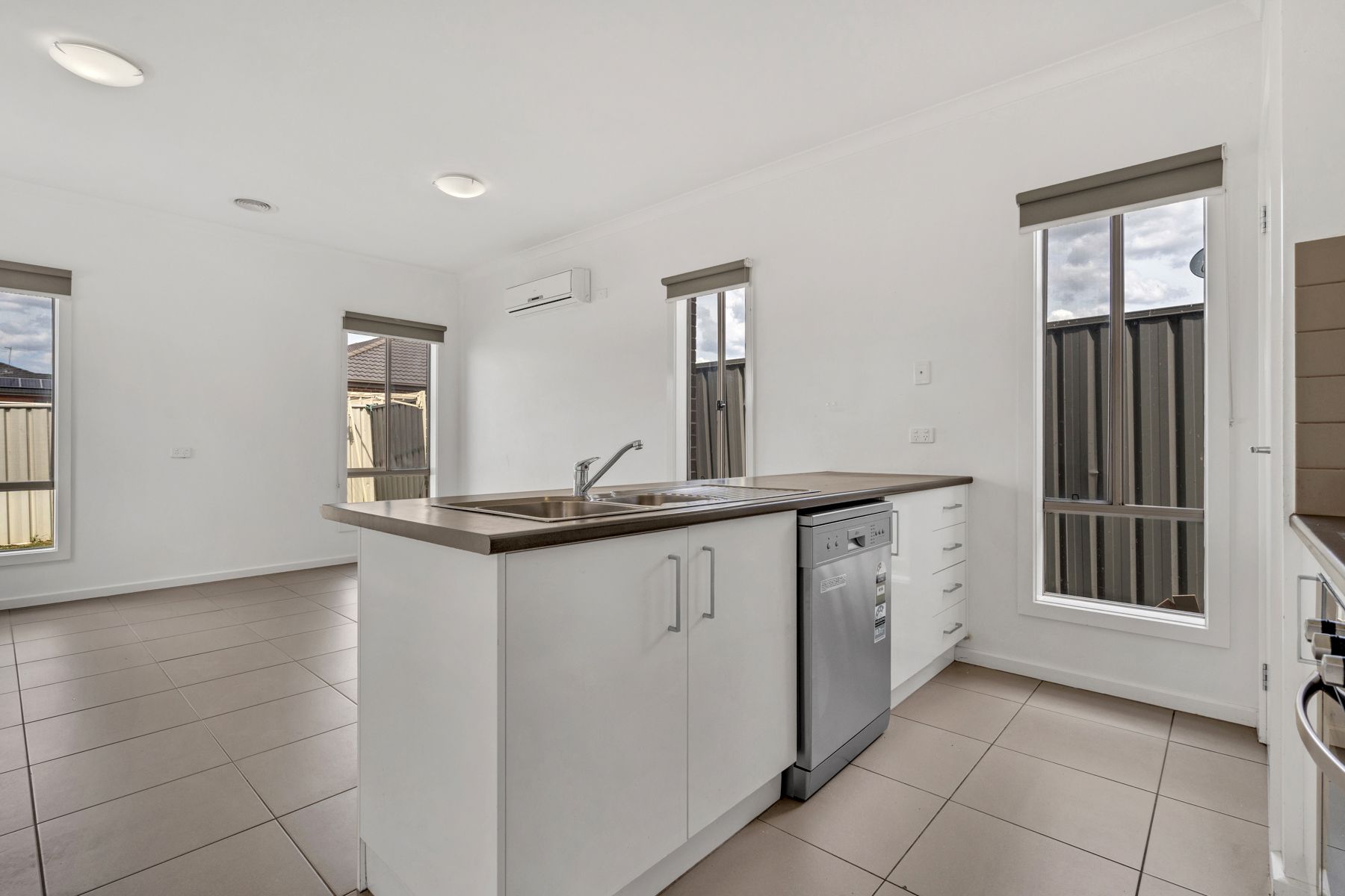 5A Pearl Drive, Craigieburn, VIC 3064