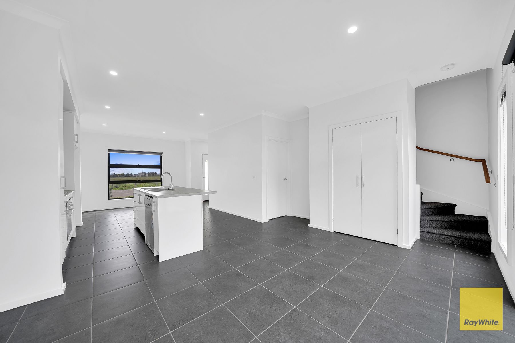 32 Dexter Street — photo 5 of 22