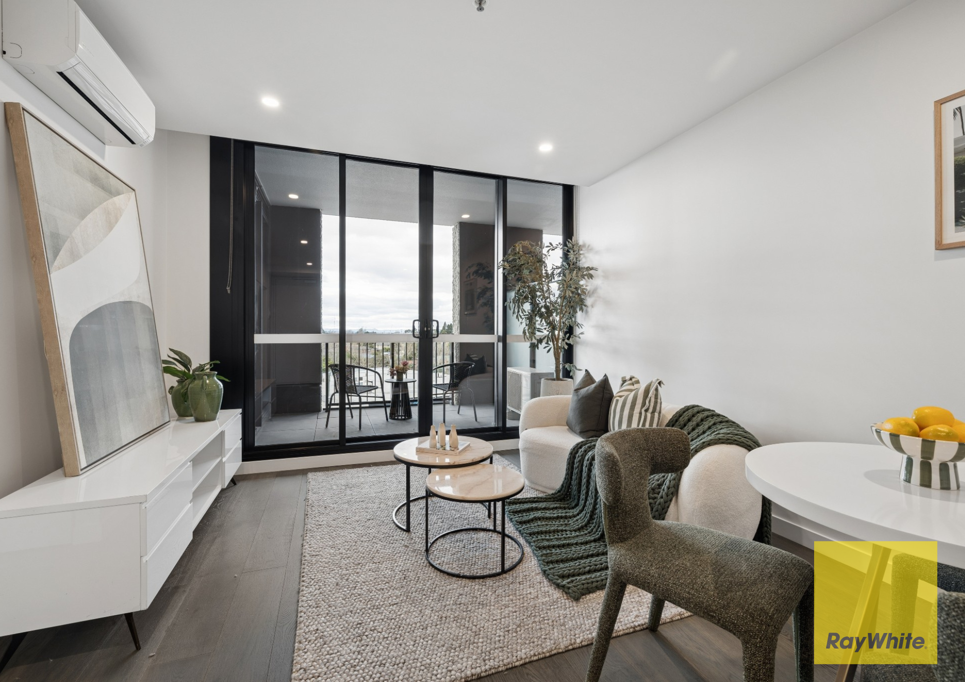 508b/58 Myrtle Street — photo 4 of 30