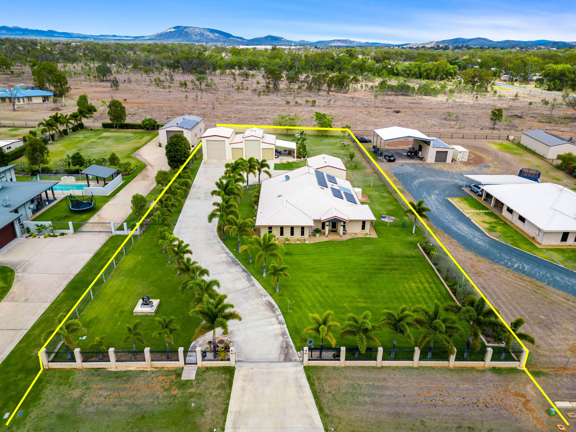 15 ROBERTSON Road, Gracemere, QLD 4702 Sold Acreage/SemiRural Ray