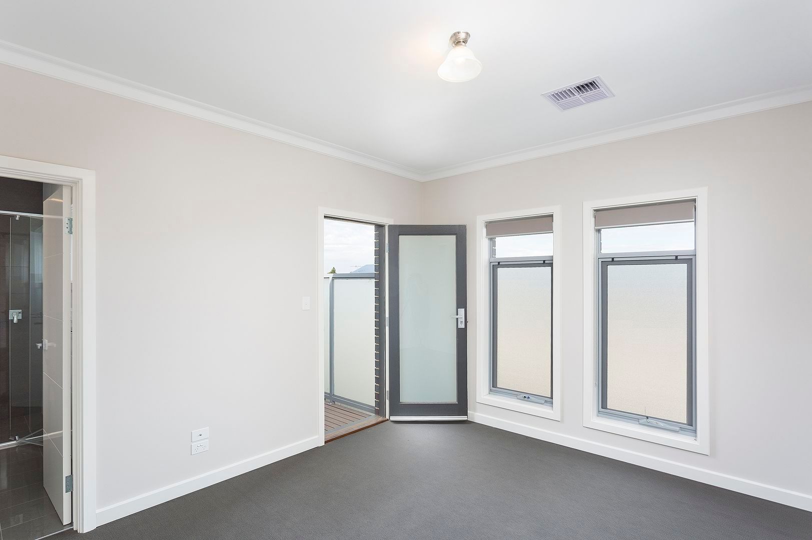 2/26 Roy Terrace — photo 4 of 13