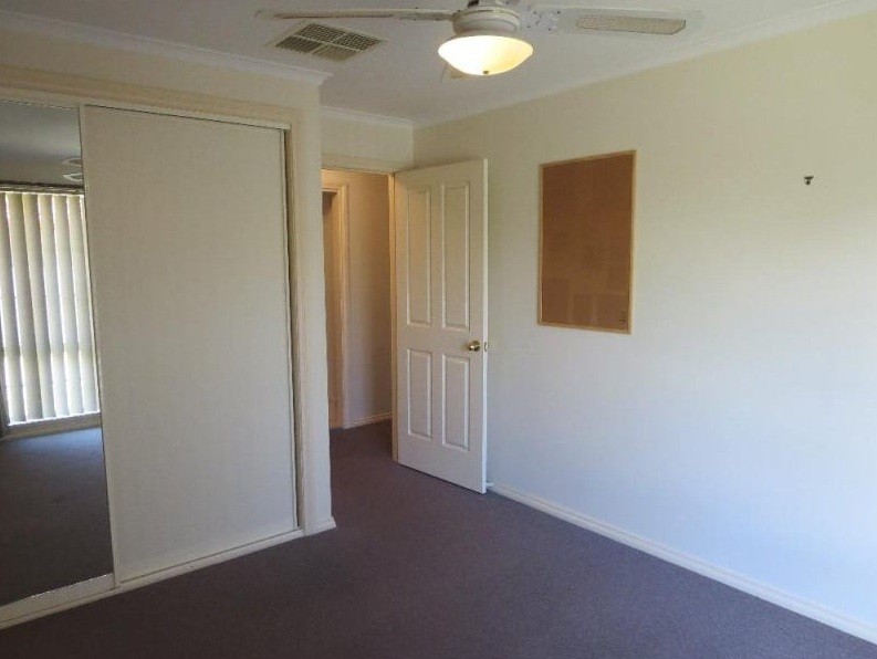 1/3 Rachel Court, Lavington, NSW 2641