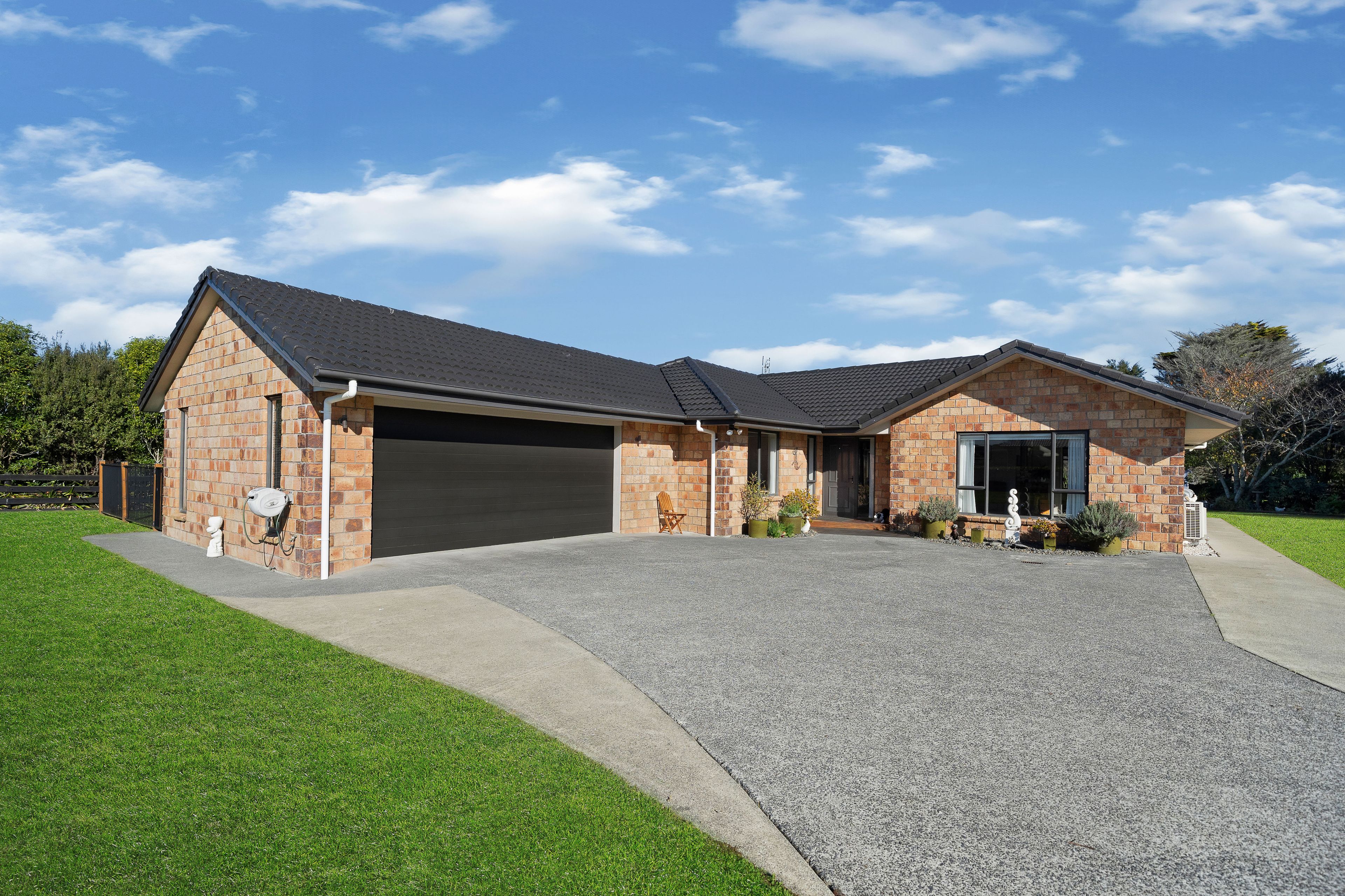 27 Awaroa Stream Drive, Waiuku, Franklin