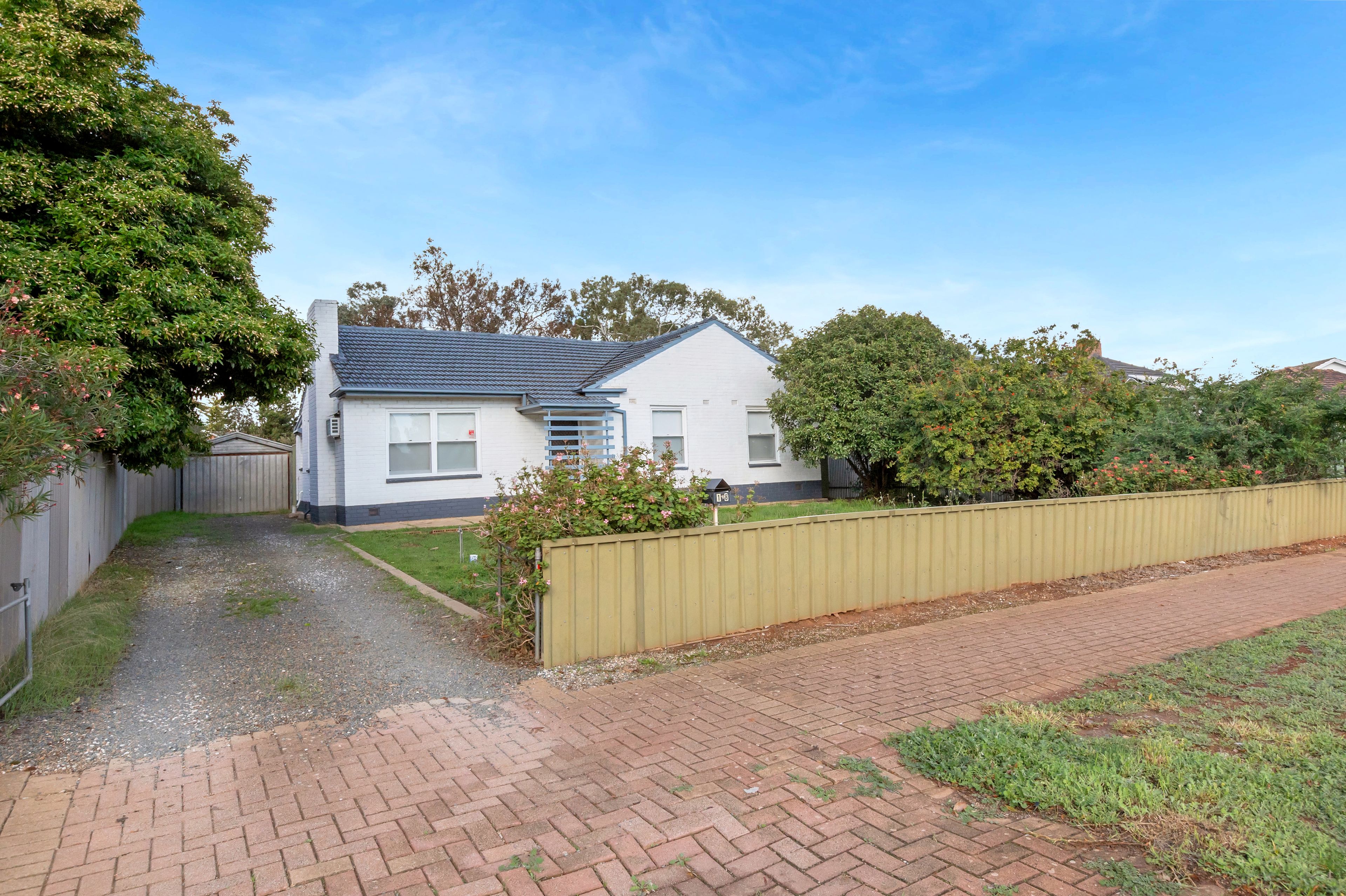 128 Woodford Road — photo 4 of 23