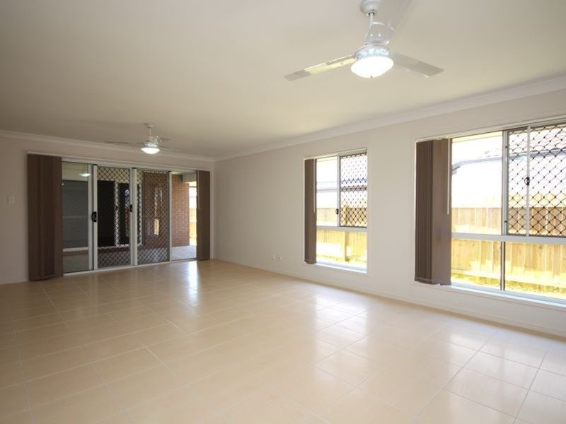 14 Bluegrass Court, Hillcrest, QLD 4118