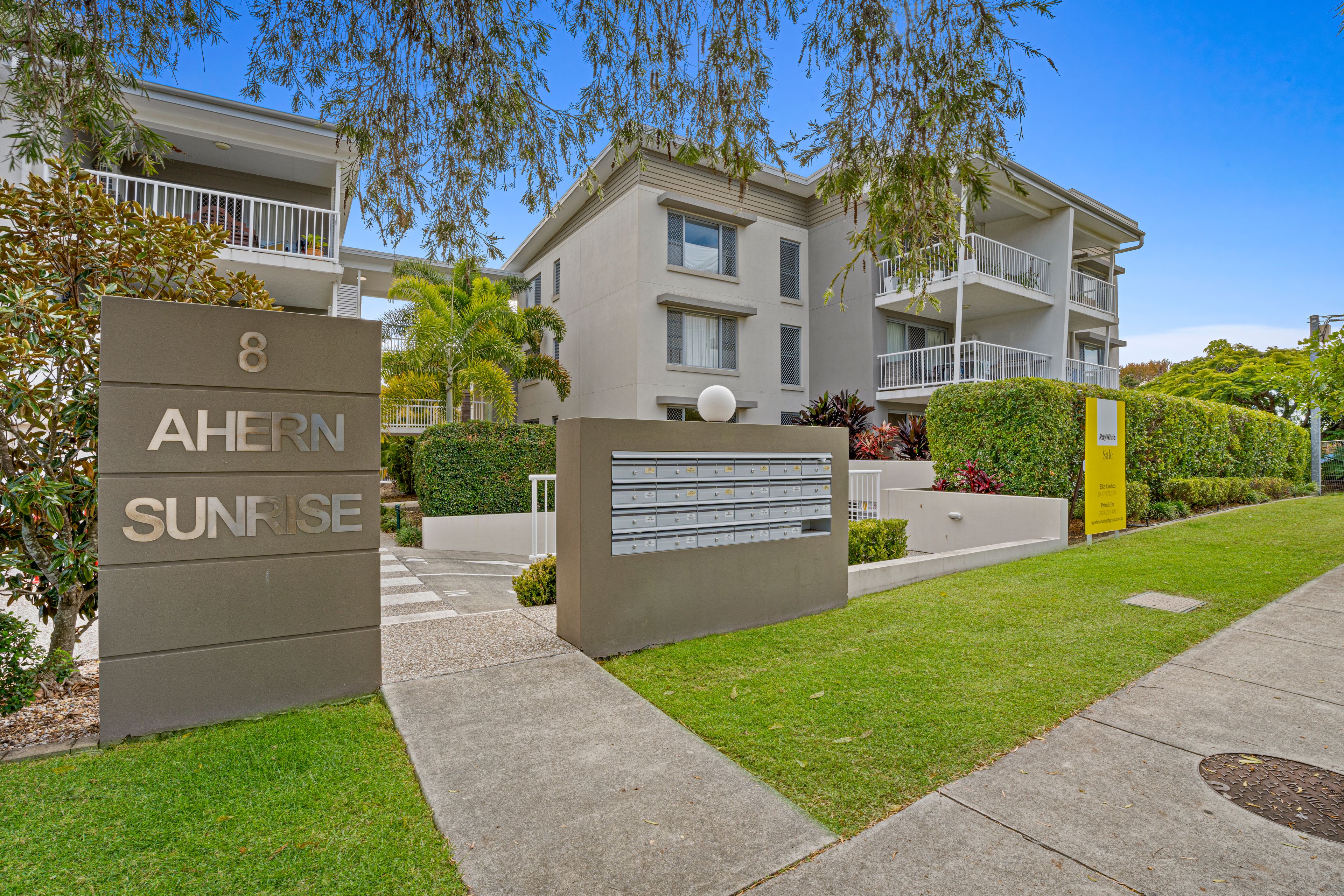 8-10 Ahern Street, Labrador QLD 4215