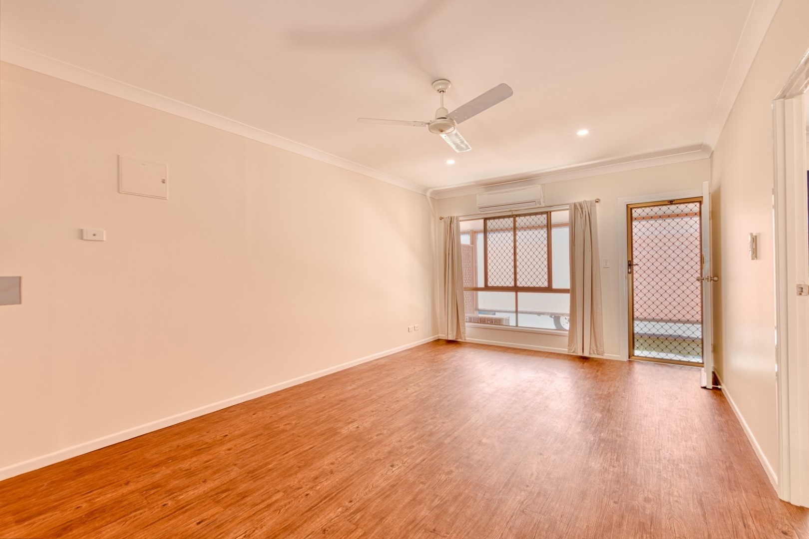 1/12 Pandanus Drive, Cannonvale, QLD 4802