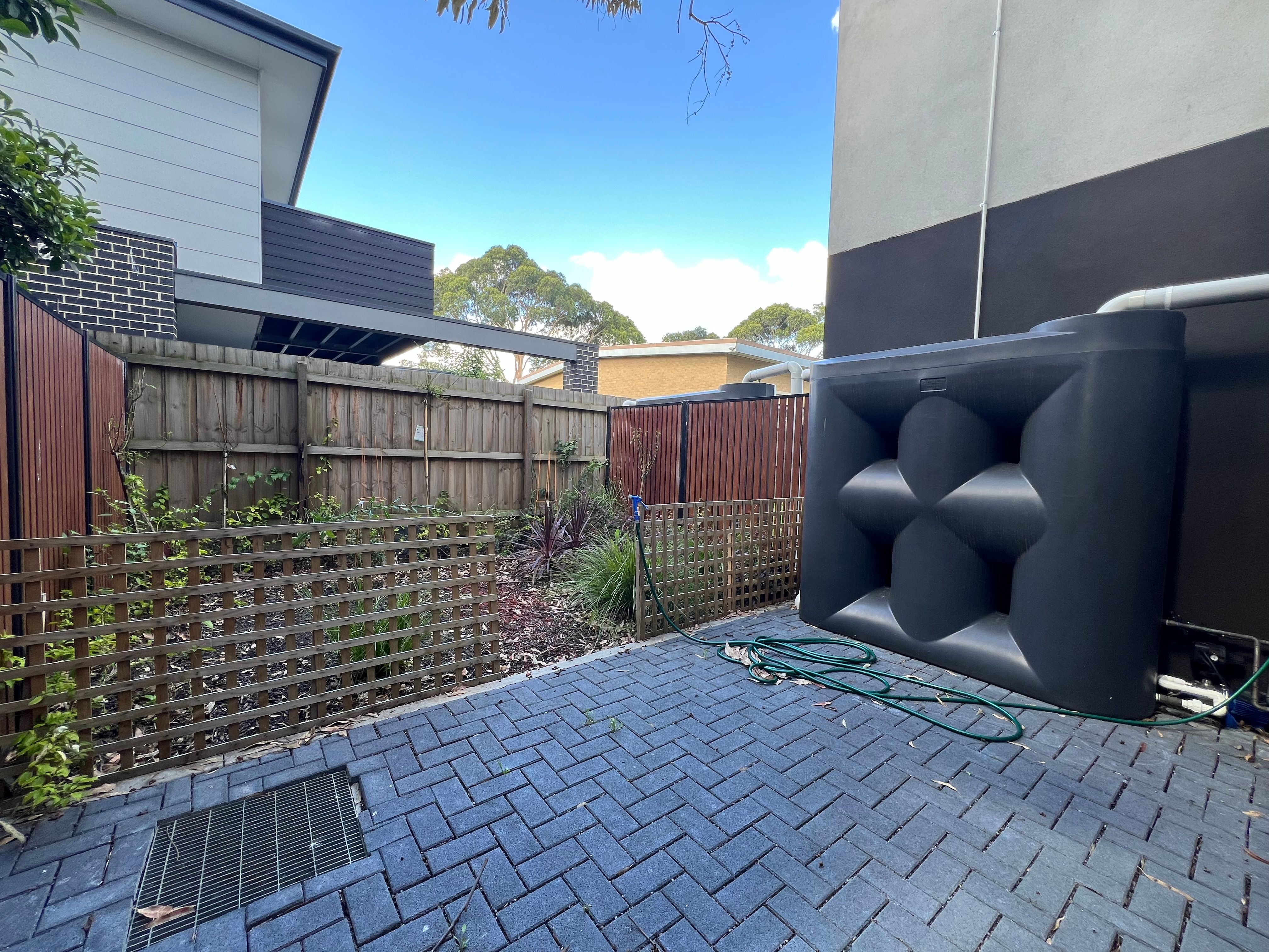 10/7 Renver Road — photo 9 of 10