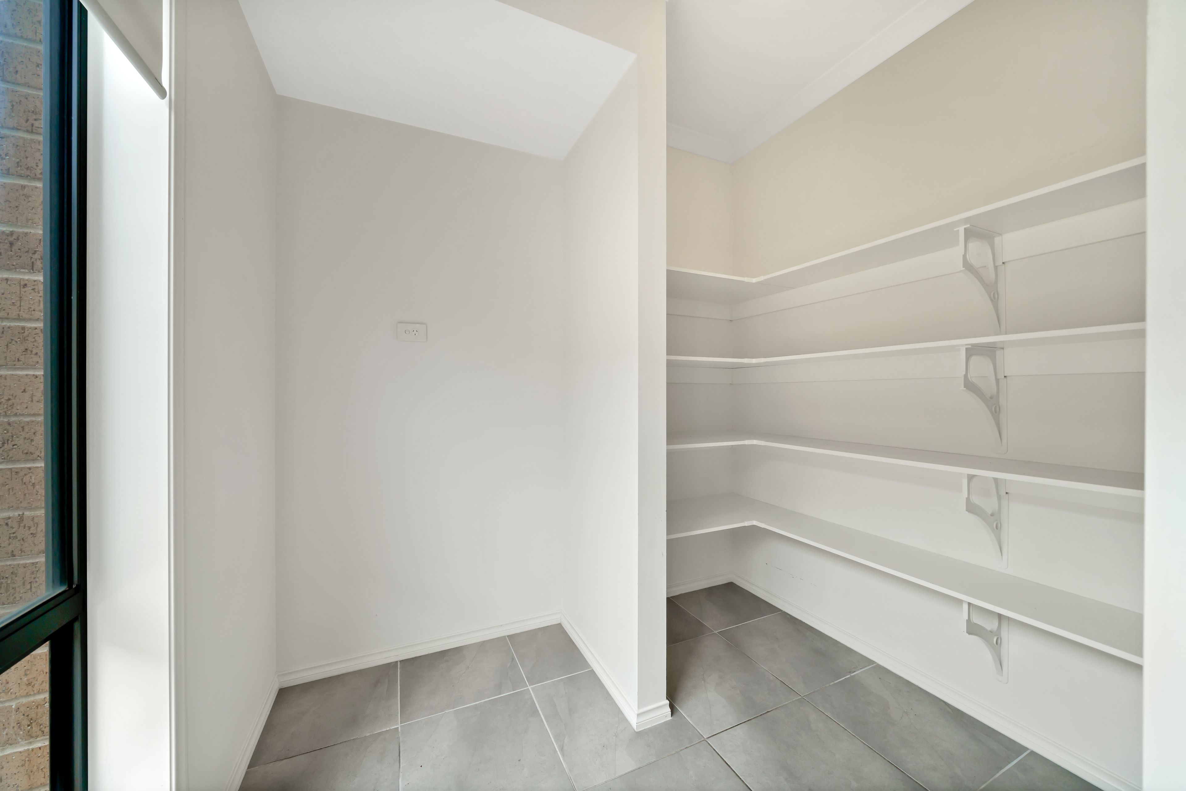 10 Lilydale Avenue — photo 7 of 18