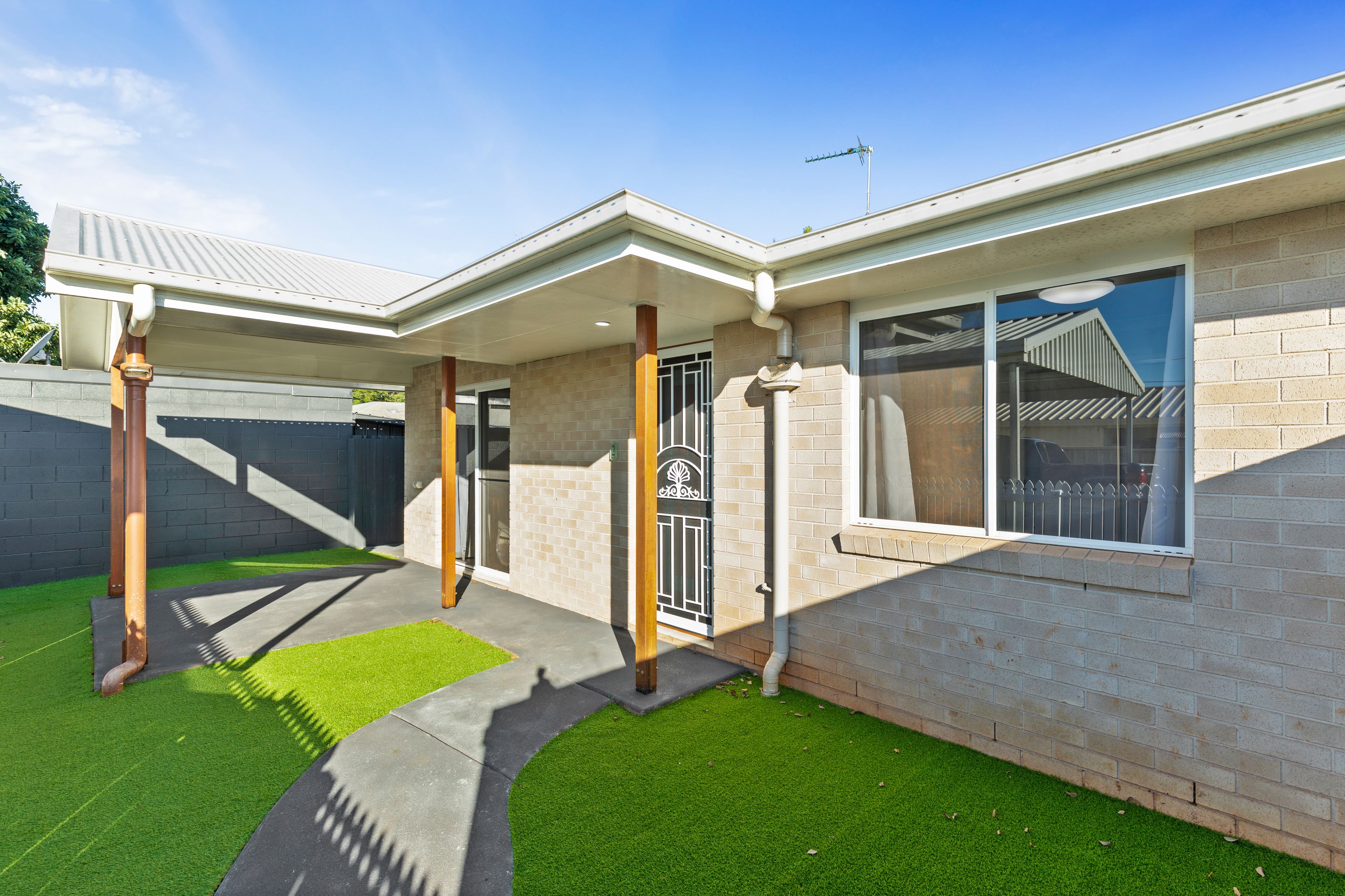 2/2A Ranfurly Street, Newtown, QLD 4350