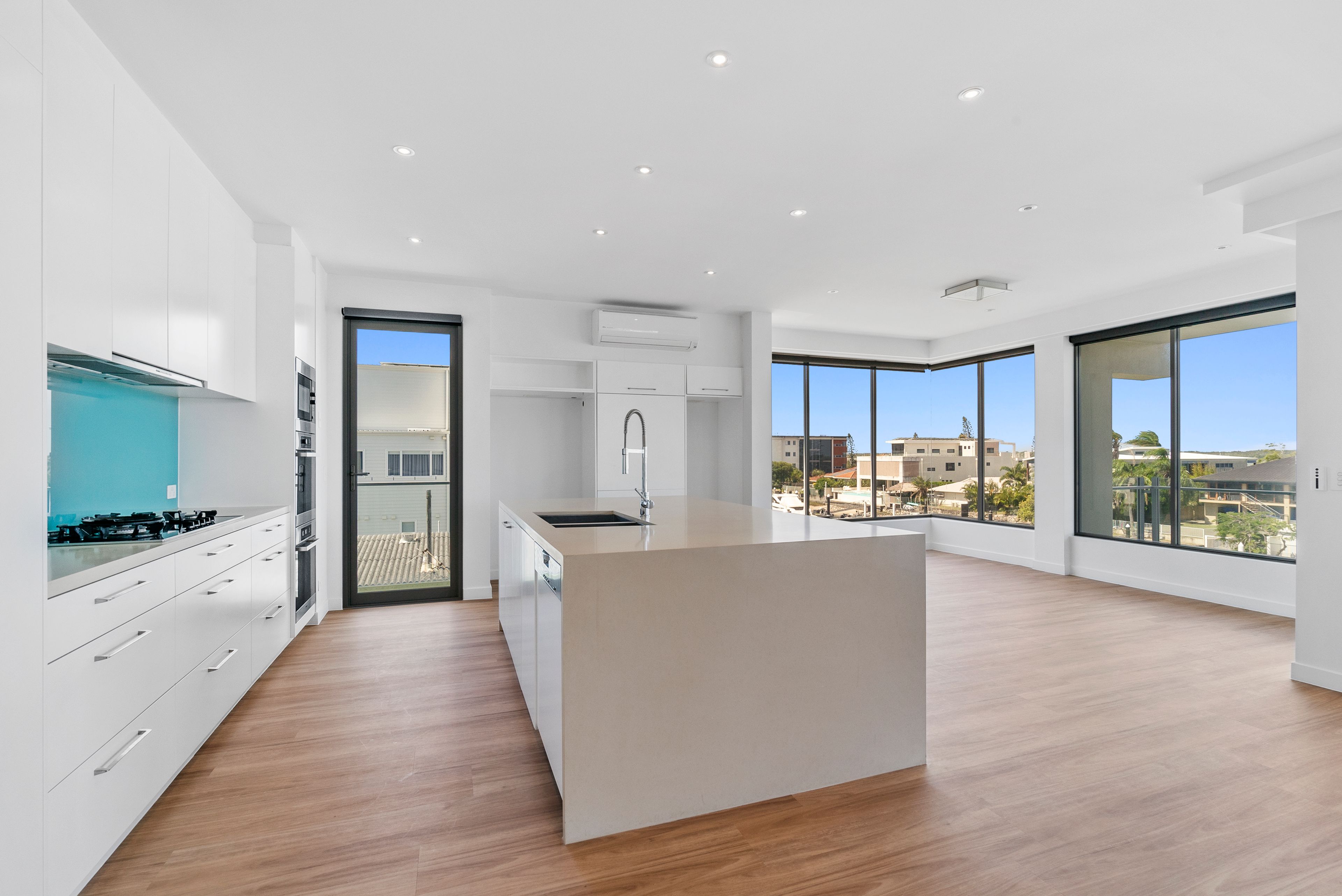 3/11 Canal Avenue, Runaway Bay, QLD 4216