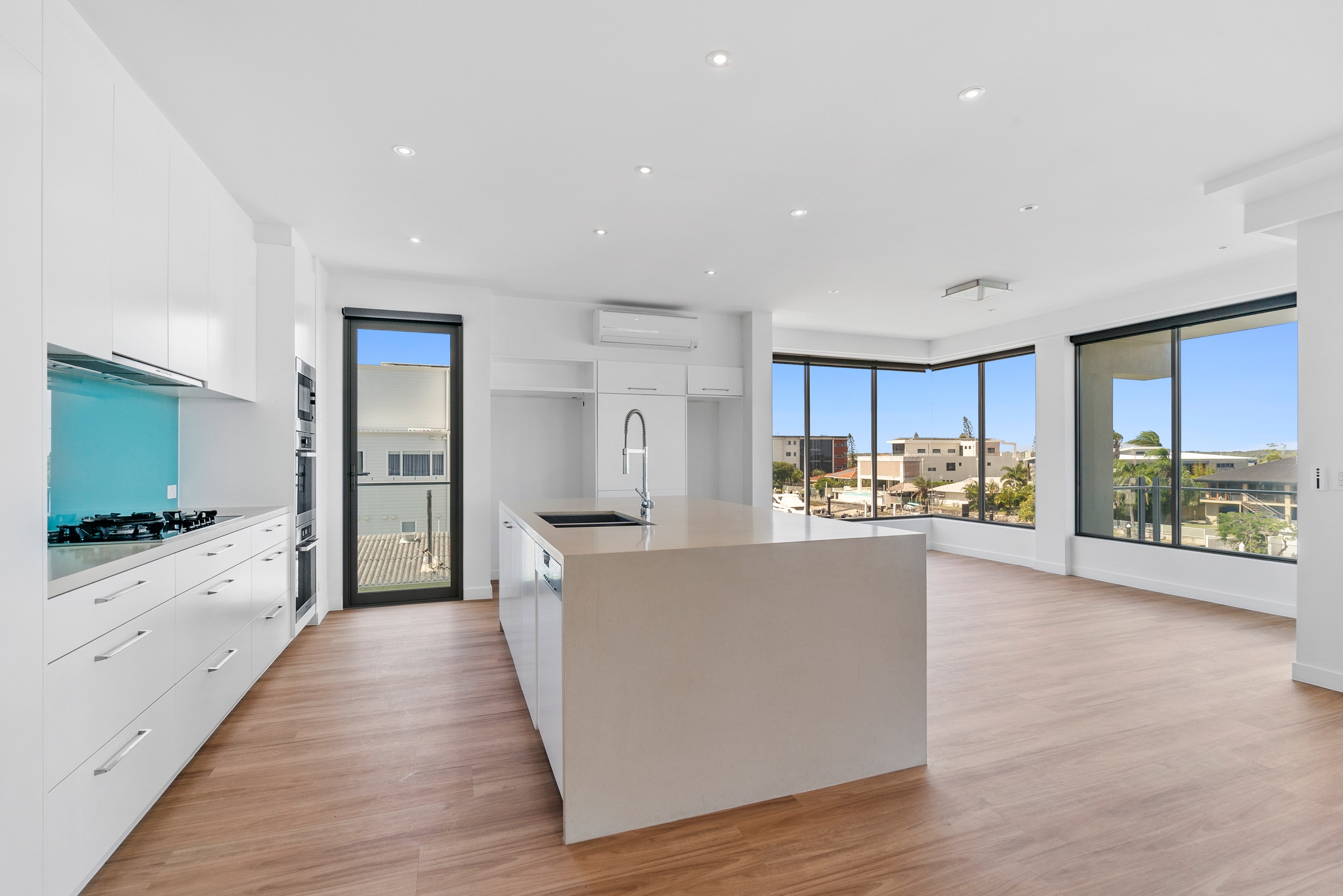 3/11 Canal Avenue, Runaway Bay, QLD 4216