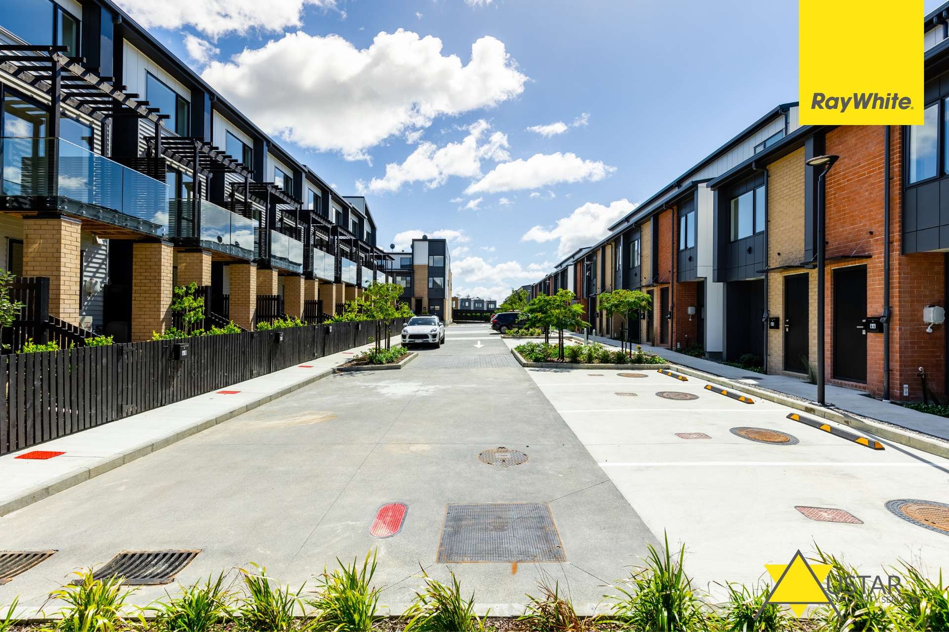 23 Parkwood Avenue photo 2