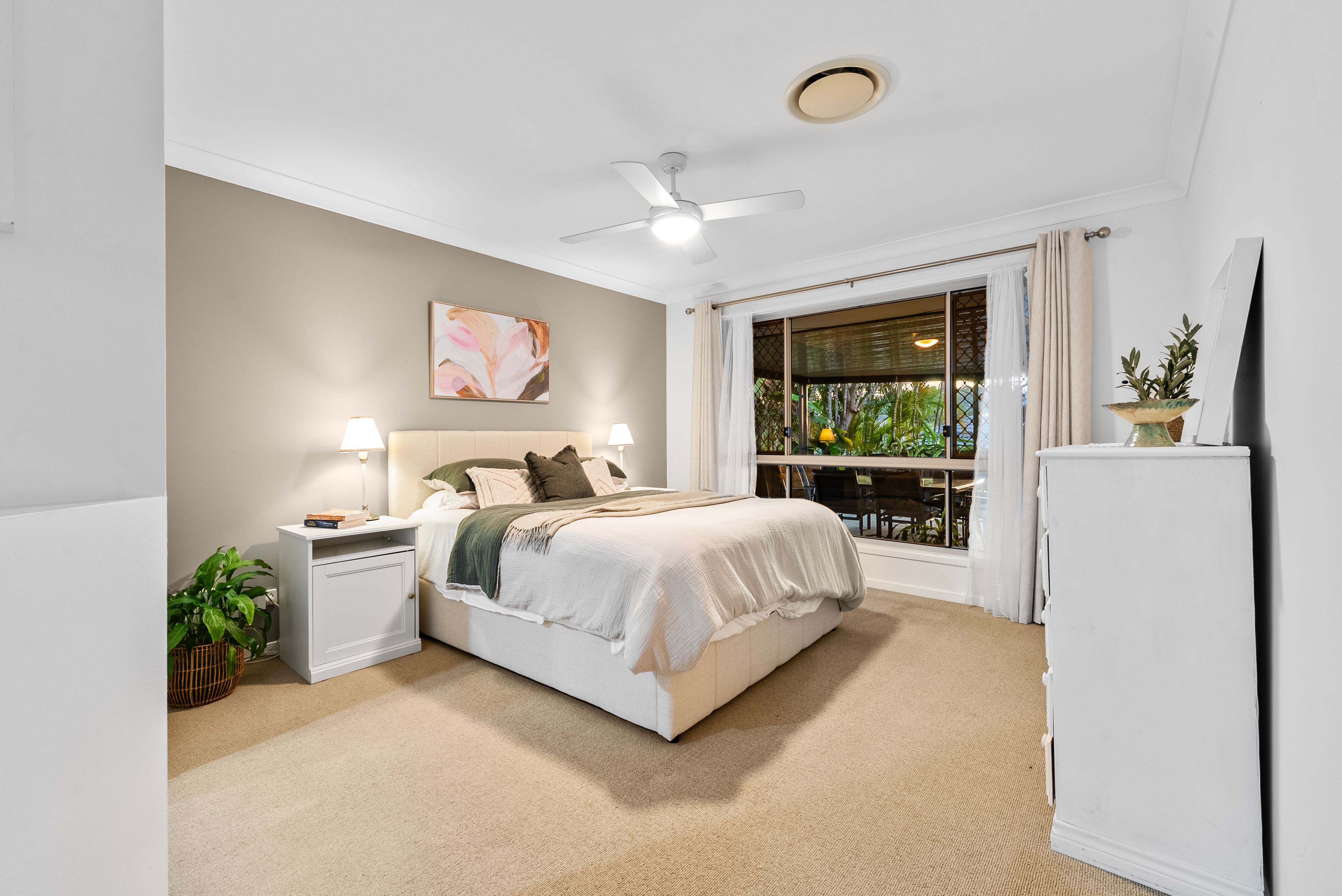 17 Tuggeranong Avenue — photo 5 of 27