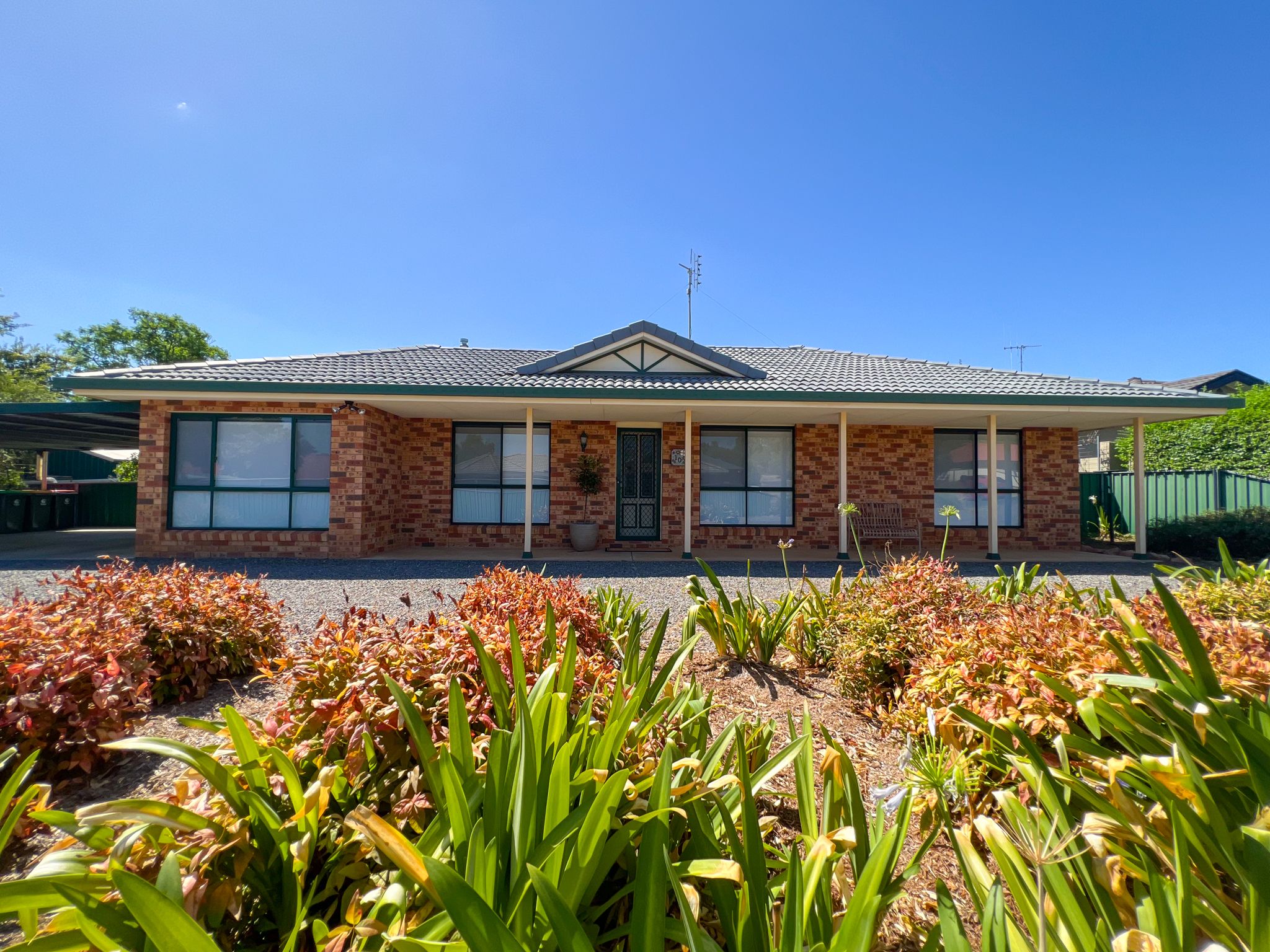 10 Hazelbank Avenue, Parkes, NSW 2870
