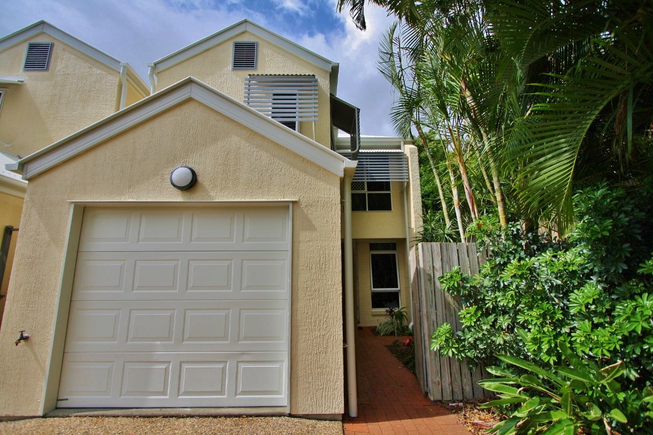 1/8 Mahina Place, Wishart, QLD 4122