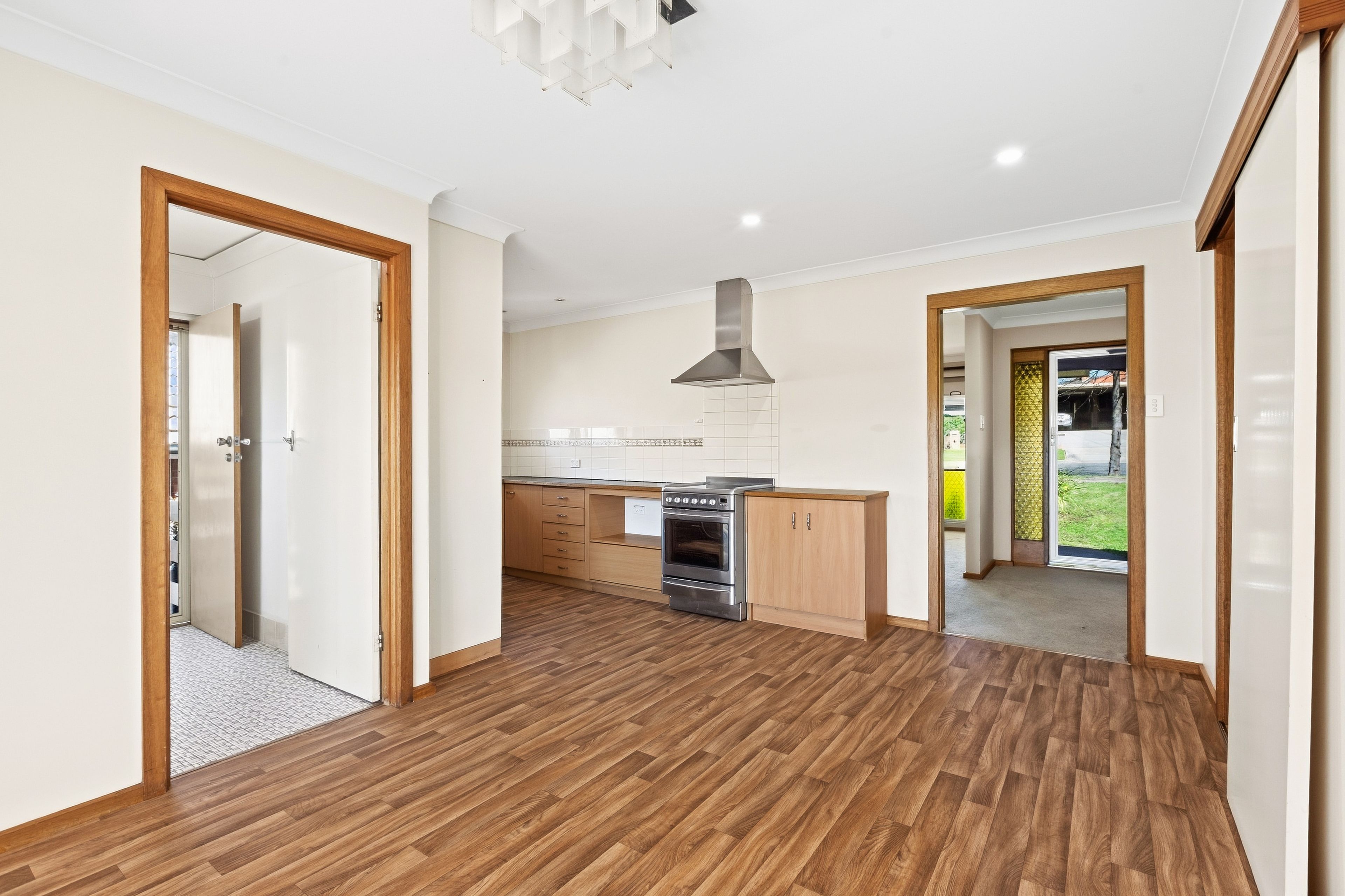 8 Plews Avenue — photo 6 of 16