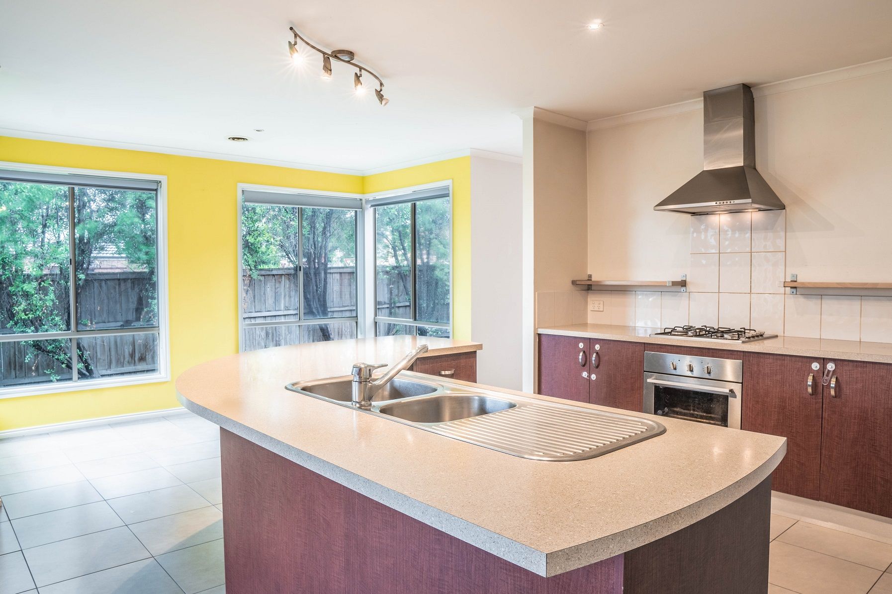 16 Melington Drive, Lyndhurst, VIC 3975