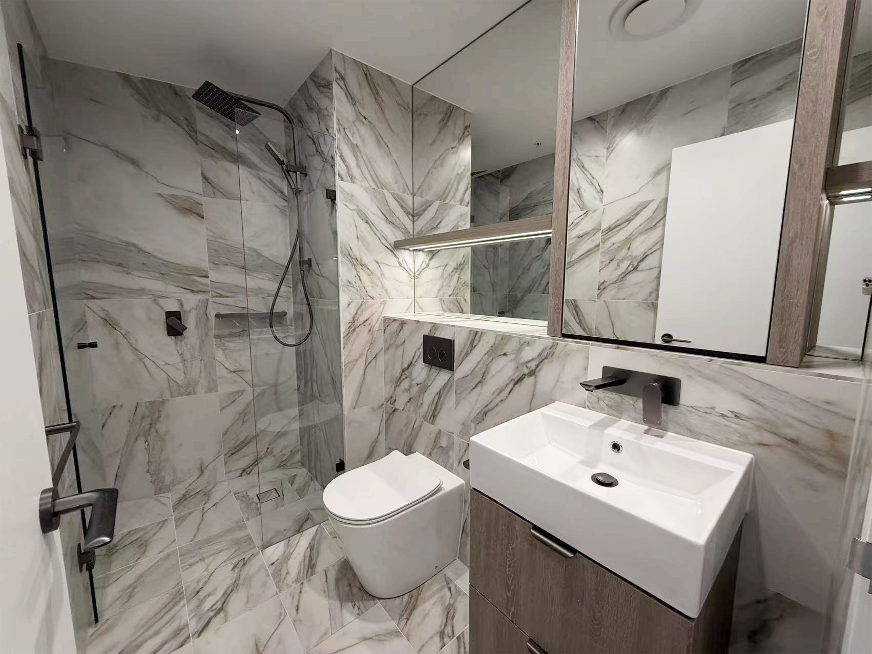 610/8 Hinchcliffe Place — photo 10 of 10