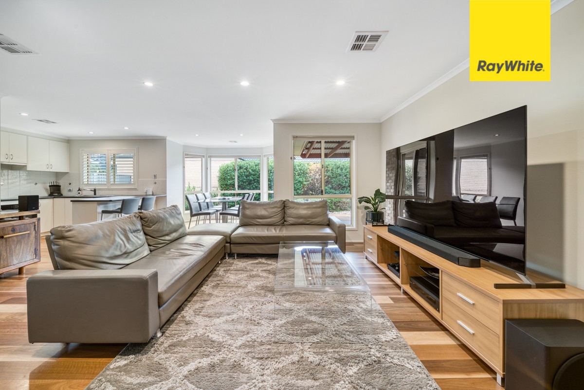 17 Hanrahan Crescent, Dunlop, ACT 2615