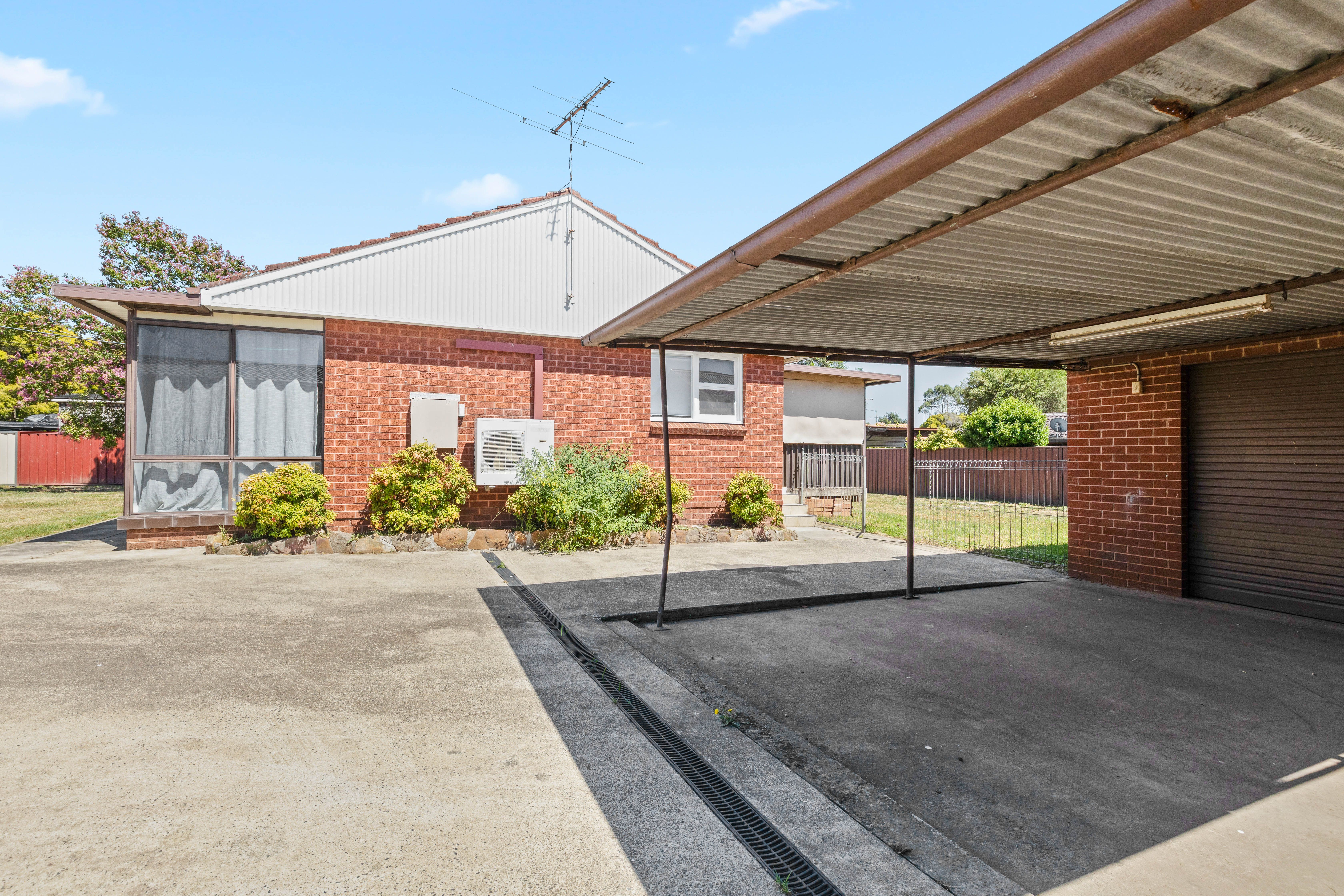 27 Woodview Road, Oxley Park, NSW