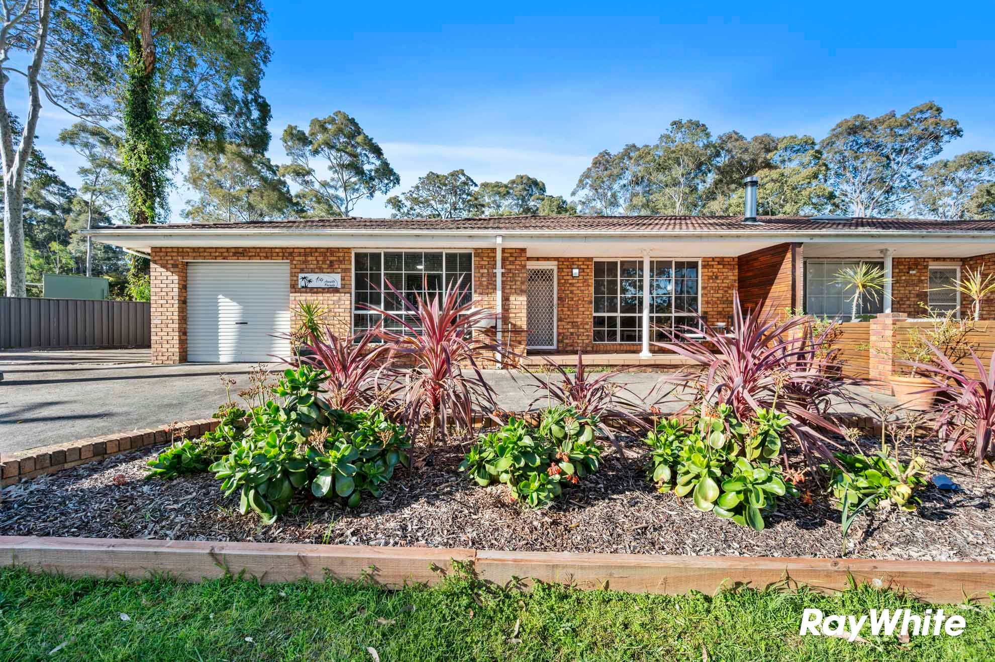 1/4 Annetts Parade — photo from Ray White Batemans Bay