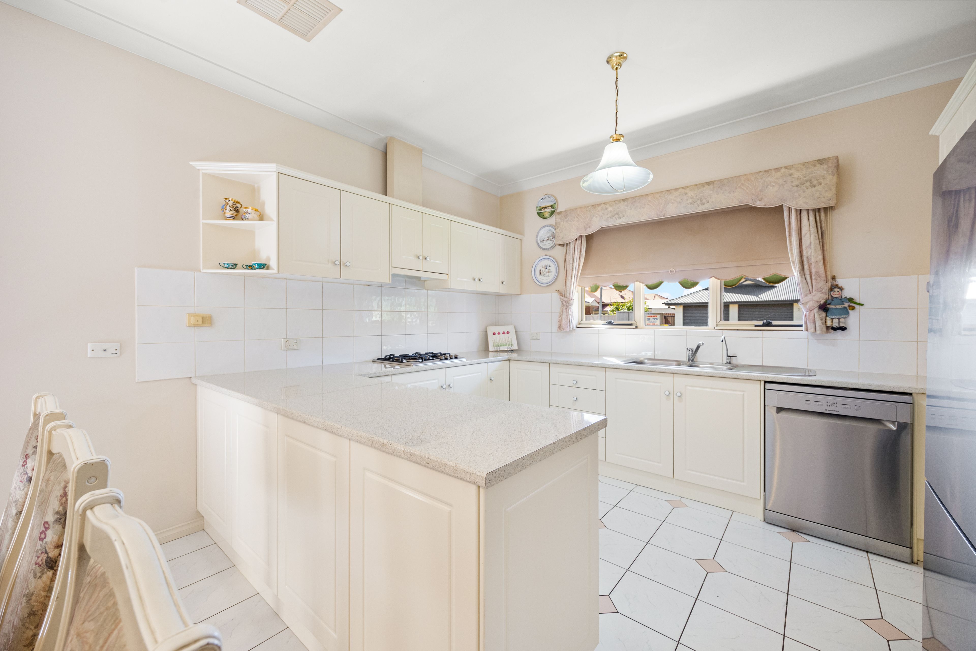 12 Tonellato Place — photo 9 of 18