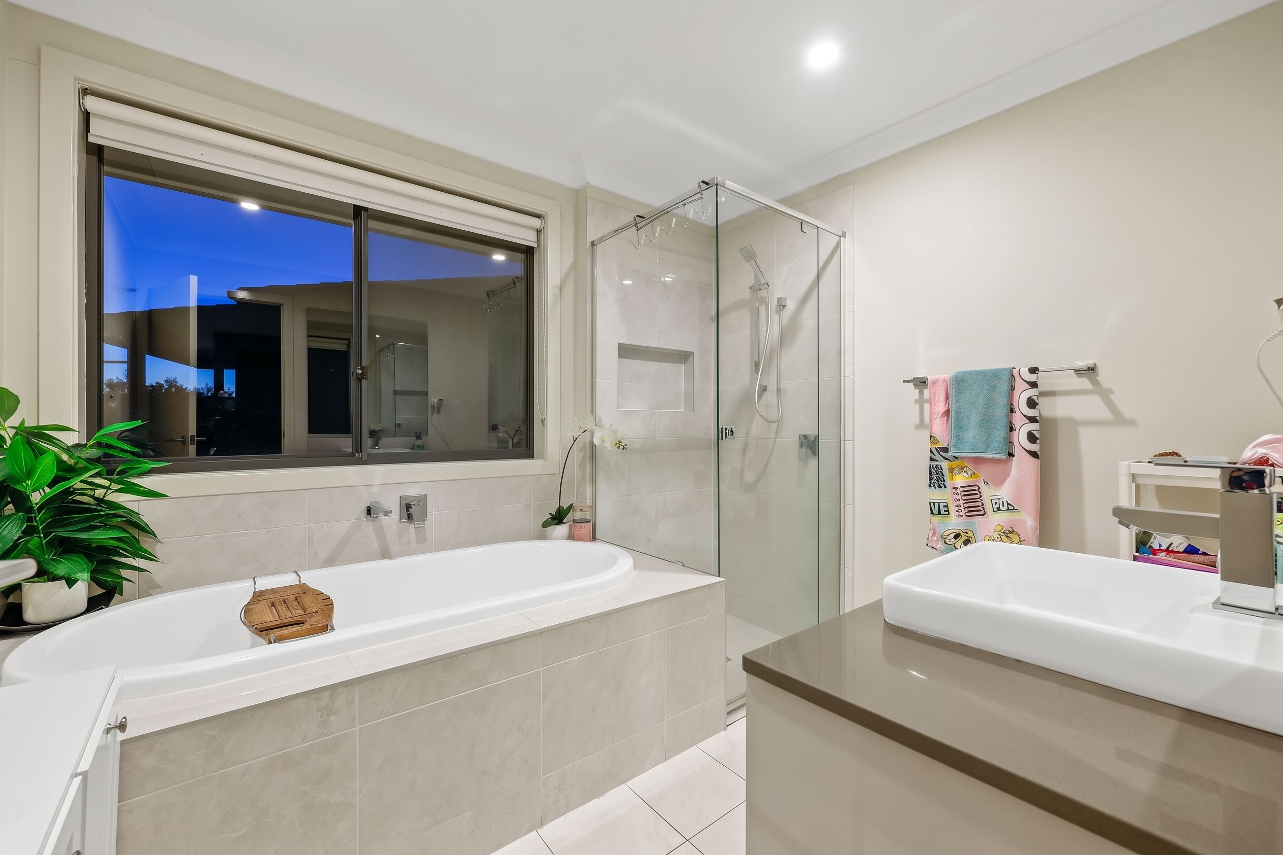 Immaculately Designed, Spacious Family Home on a Generous 416 sqm Block Of Land! — photo 17 of 17