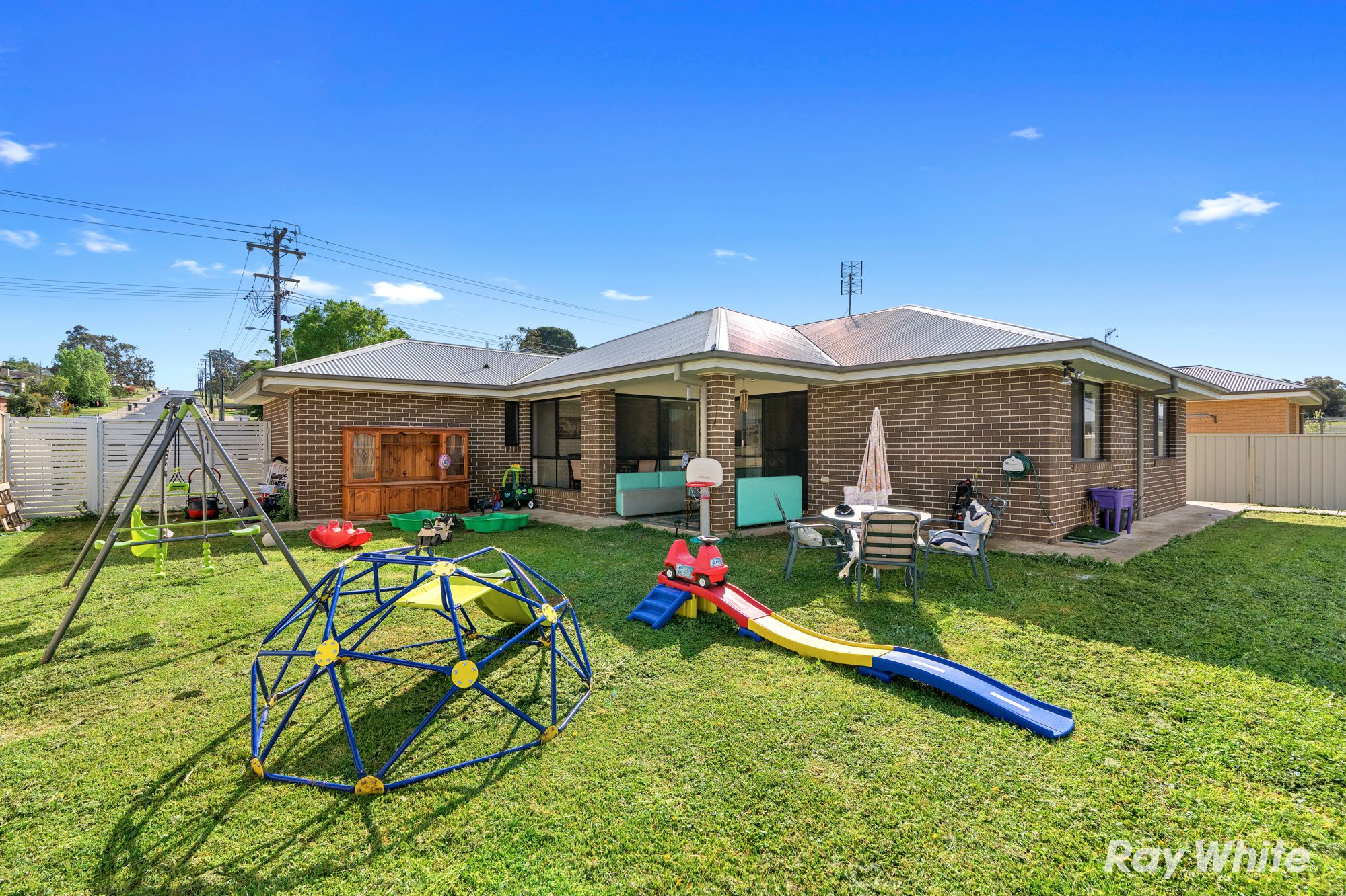 39 Waratah Street — photo 15 of 17