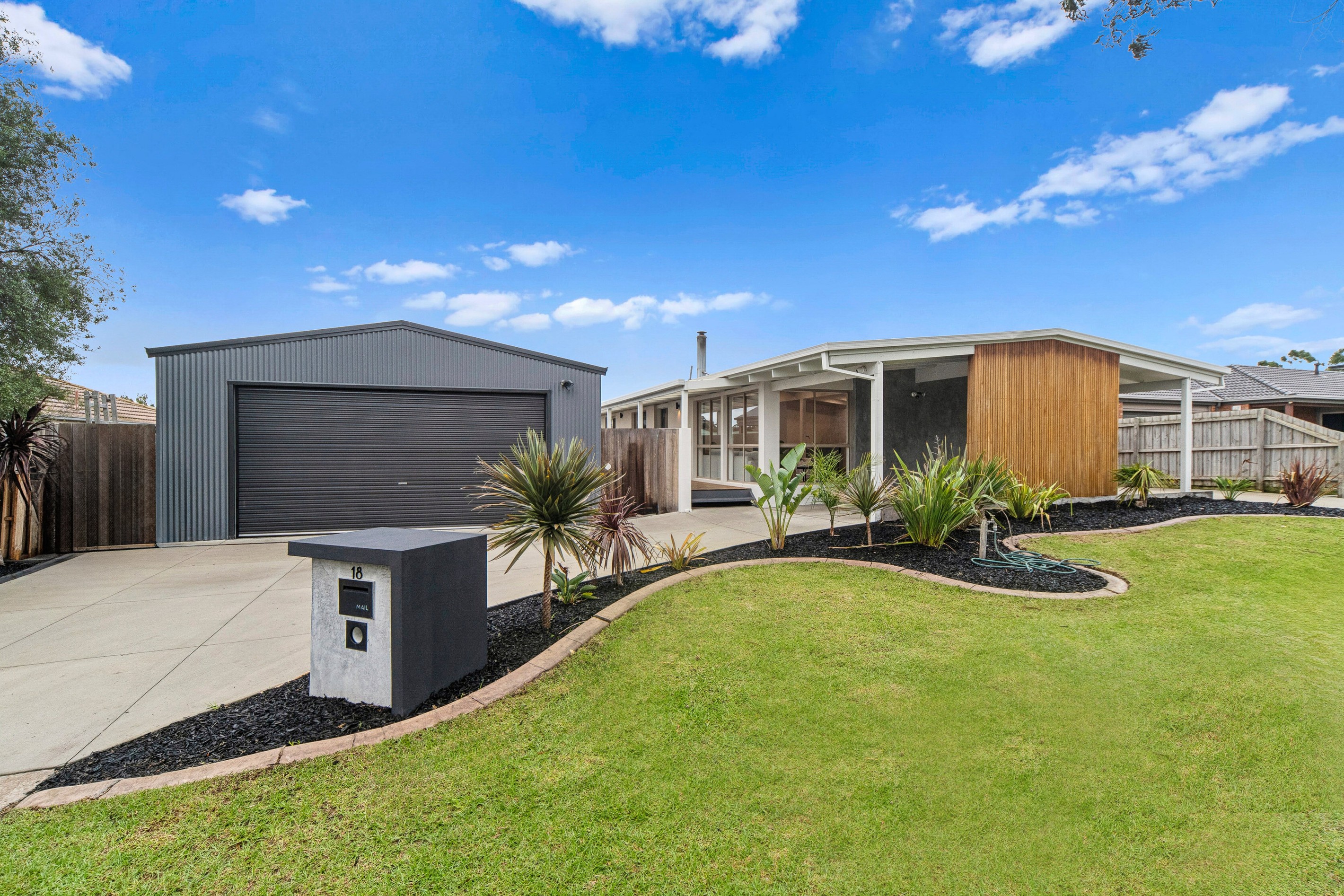 18 Clairmont Close, Somerville, VIC 3912