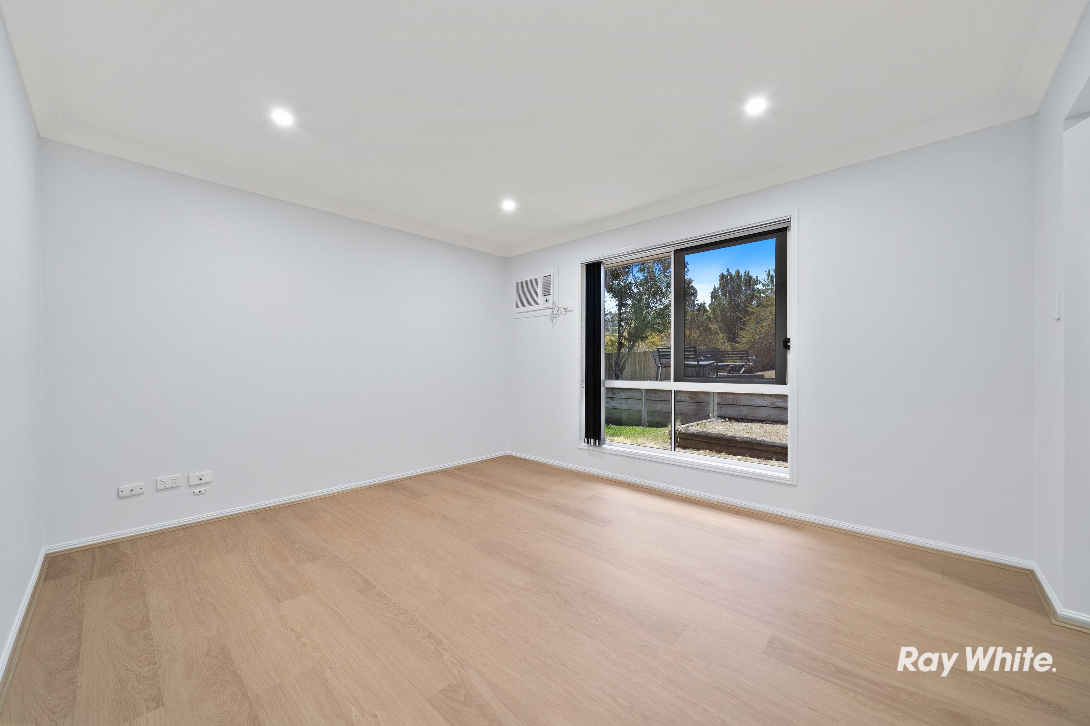 4 Mahogany Court — photo 7 of 13