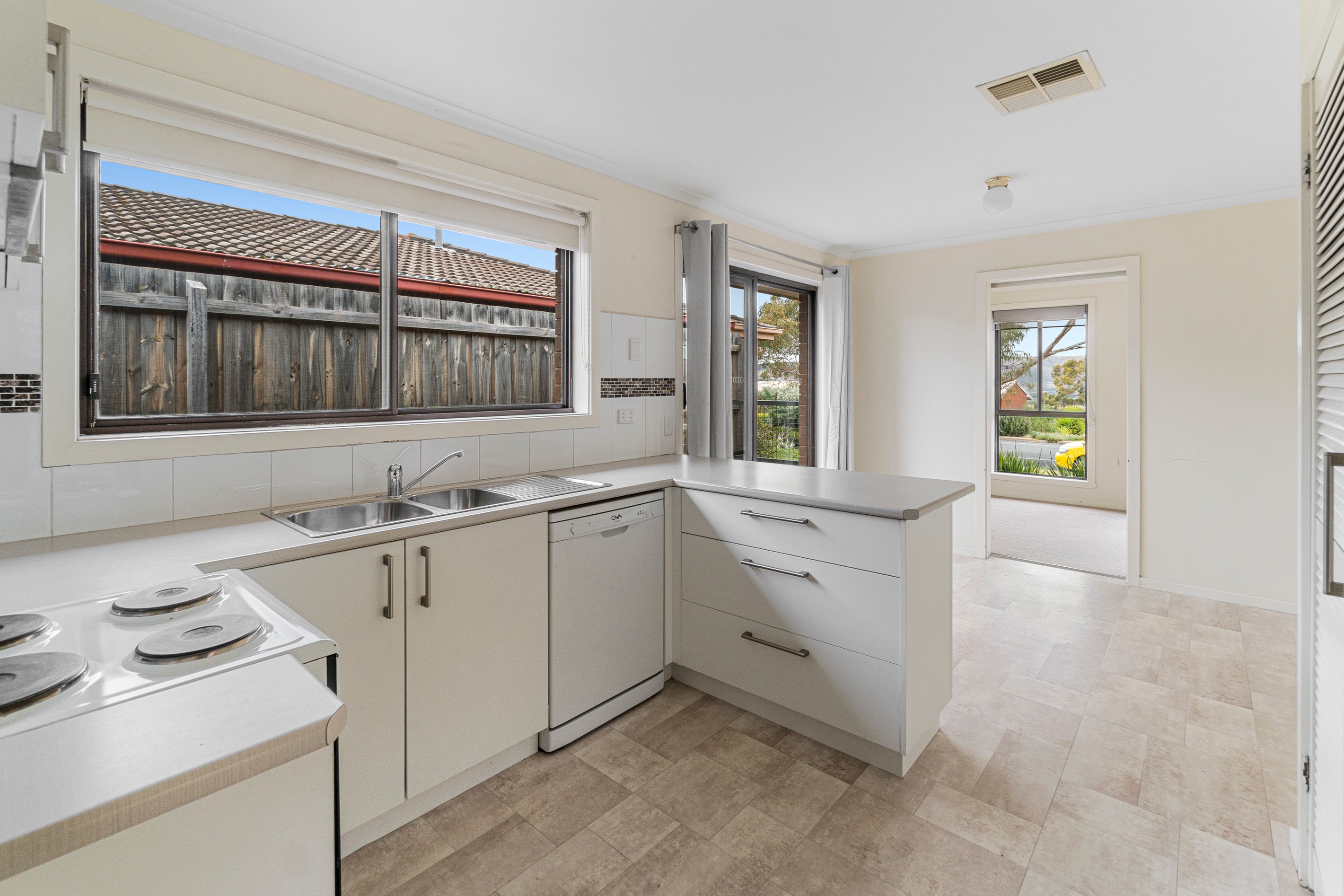 112 Underbank Boulevard, Bacchus Marsh, VIC 3340